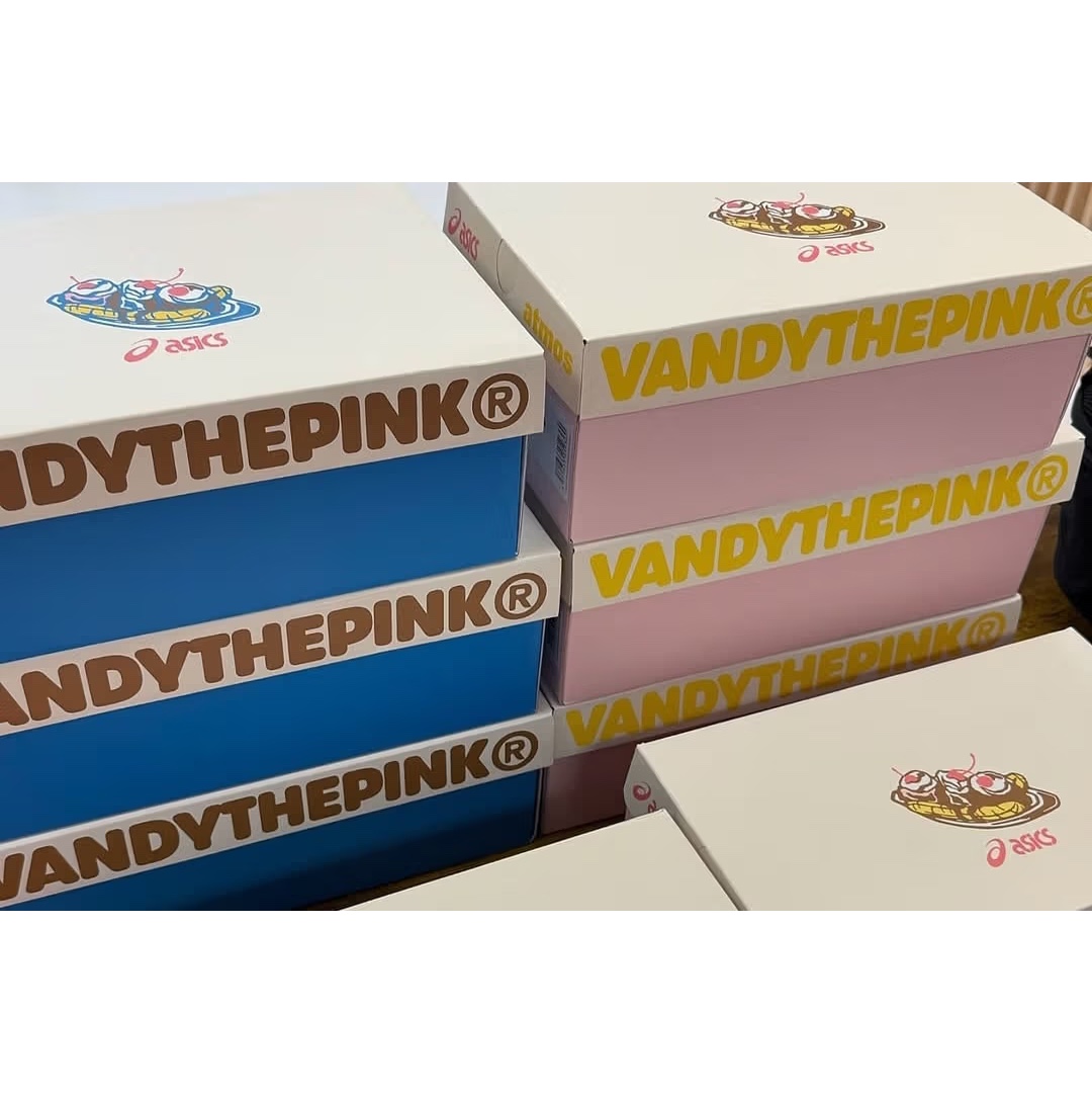 Asics x Atmos x Vandy The Pink Gel-Nimbus 10.1 Banana Split Strawberry, Asics x Atmos x Vandy The Pink Gel-Nimbus 10.1 Banana Split Banana 착용 스타일 - 4