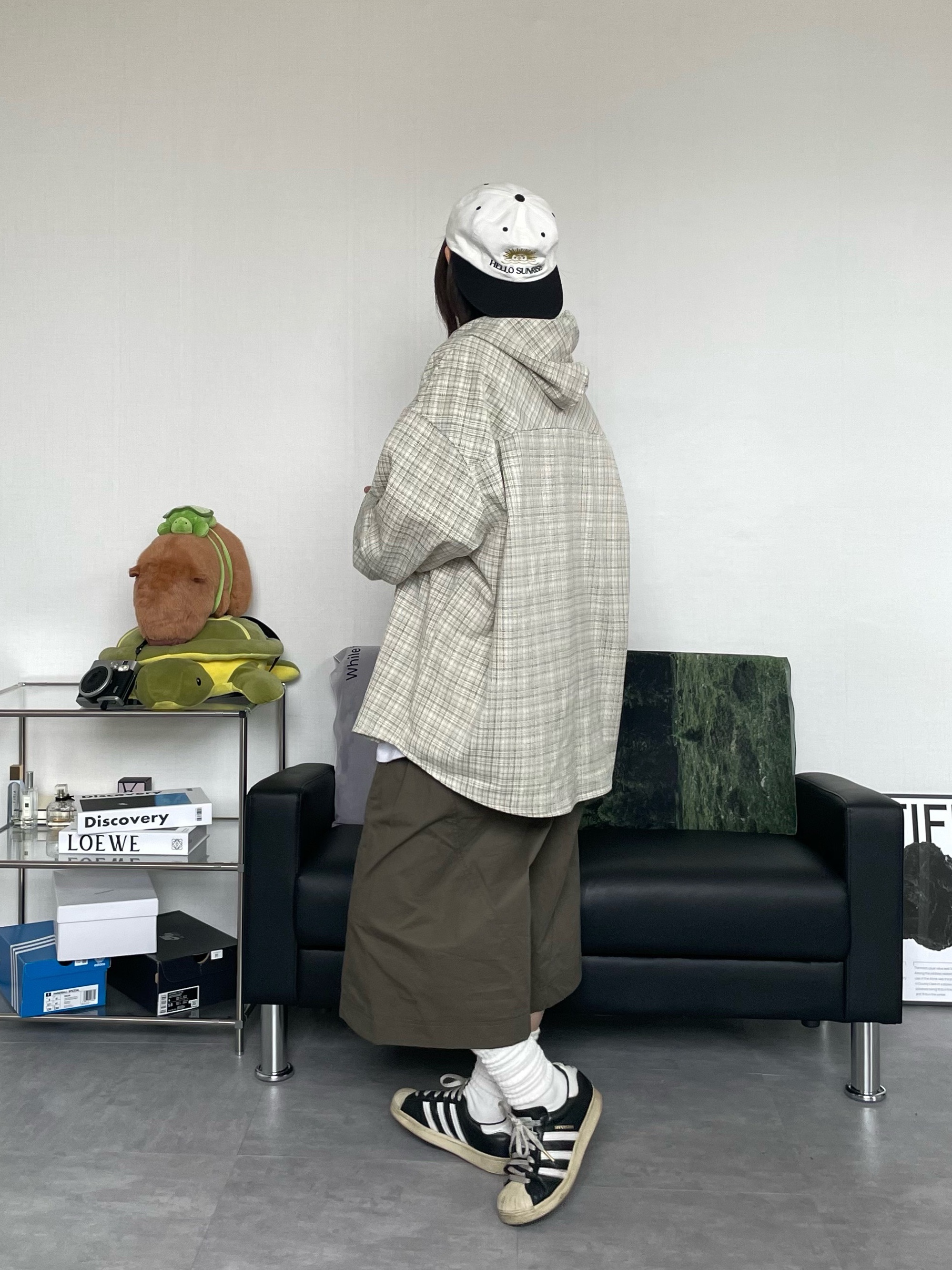 Adidas Superstar Premium Black White, Hello Sunrise  Two Tone Washed OG Logo 6panel Cap Off White & Black 착용 스타일 - 3