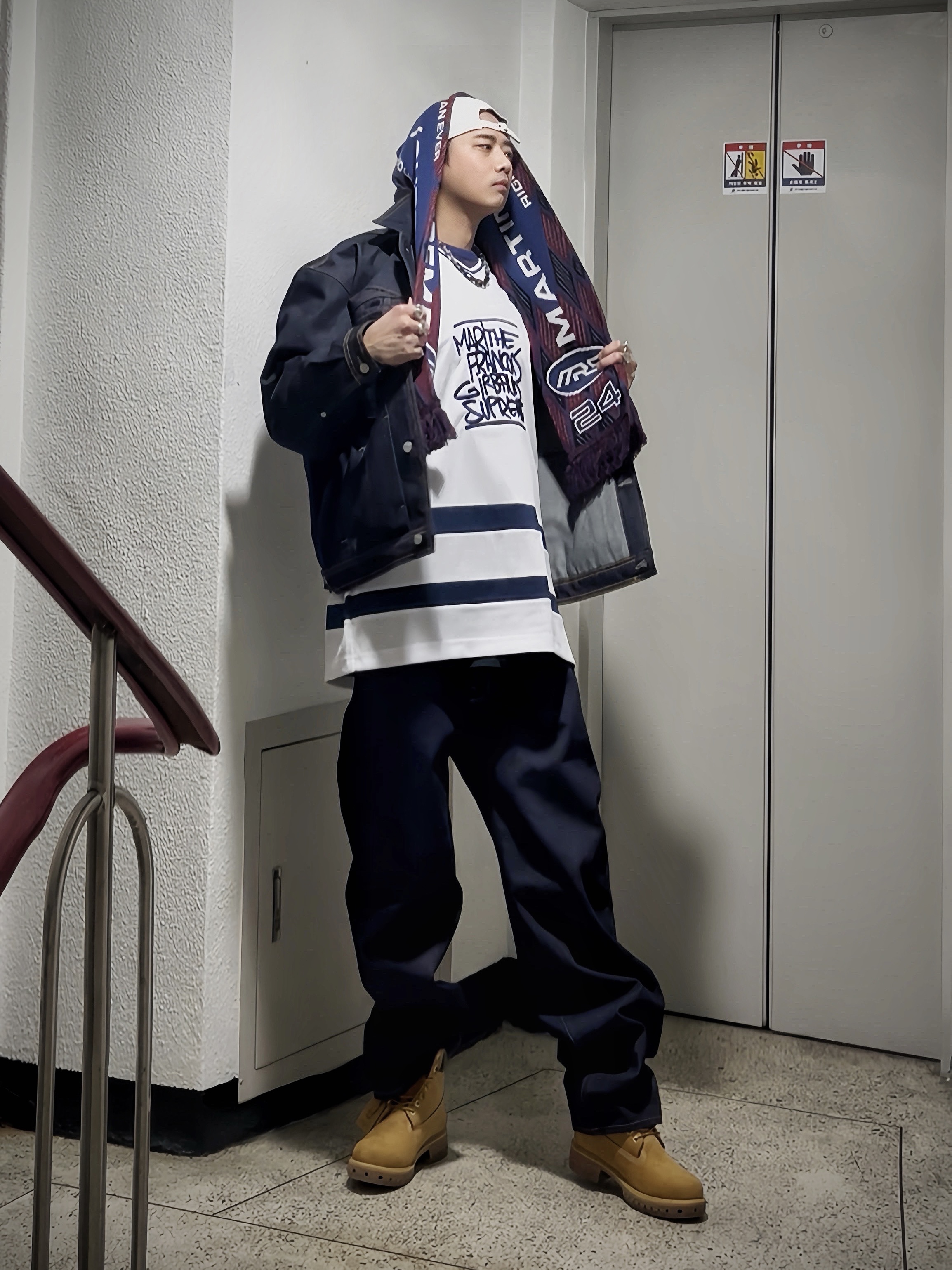 Supreme x MM6 Maison Margiela Painted Camp Cap White - 24SS, Supreme x Martine Rose Scarf Blue - 24FW 착용 스타일 - 2