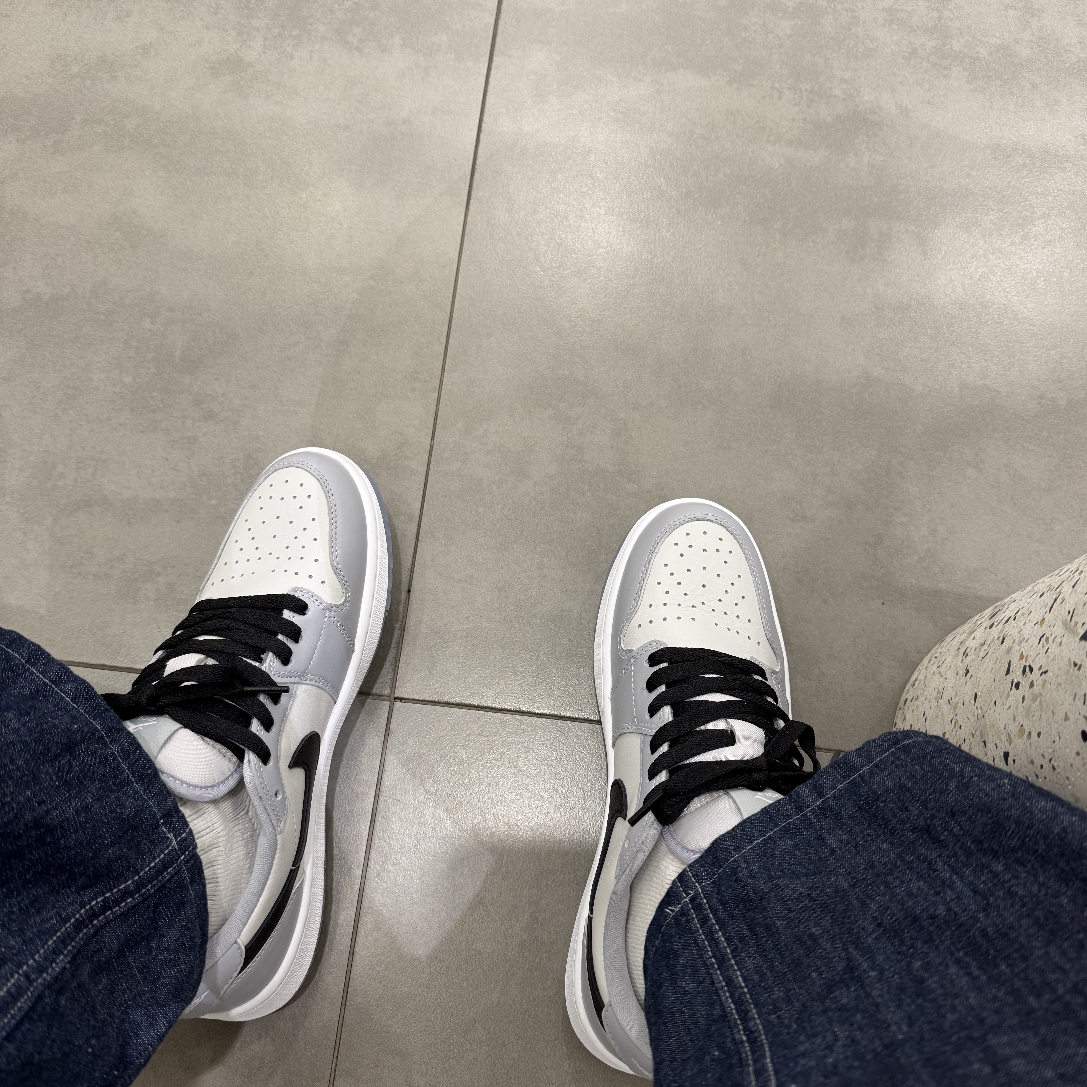 Jordan 1 Low Golf Wolf Grey 착용 스타일