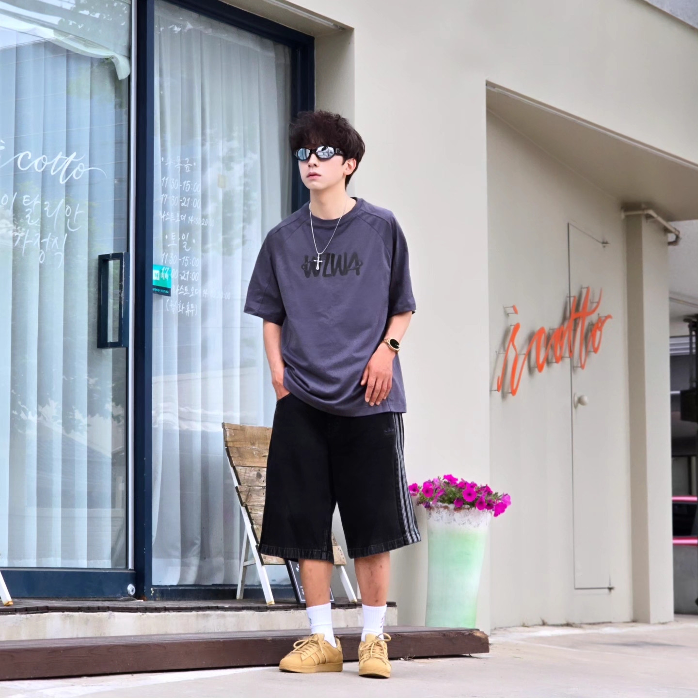 Samsung Galaxy Watch6 44mm LTE Silver (Korean Ver.), Adidas Adicolor Denim Firebird Shorts True Black Denim - KR Sizing 착용 스타일 - 5