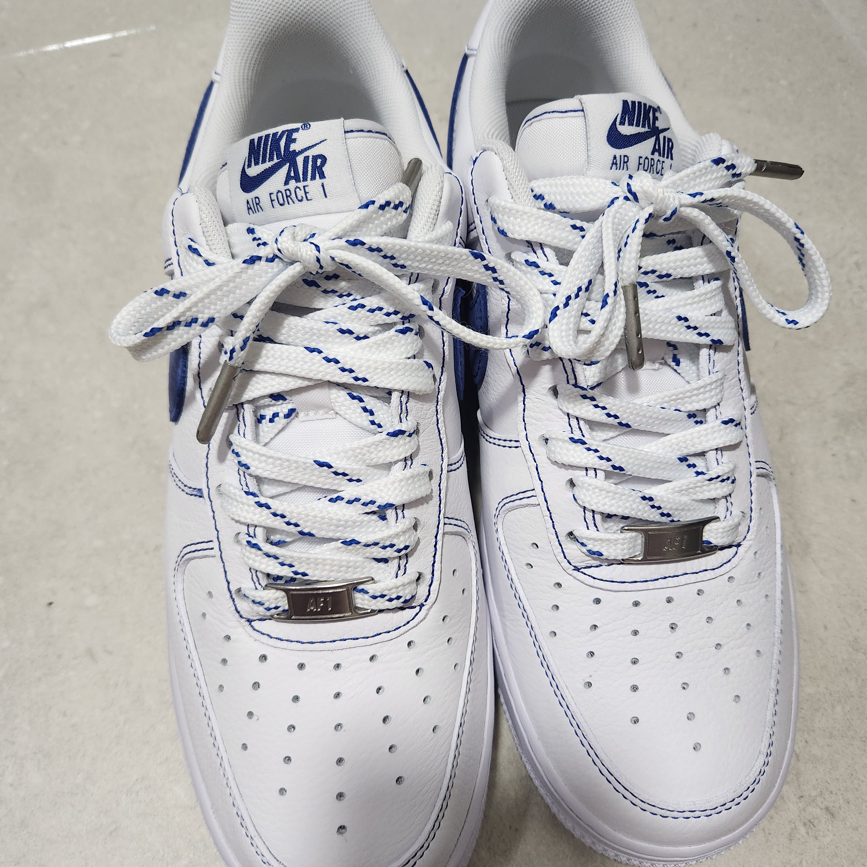 Nike Air Force 1 '07 LV8 White Deep Royal Blue, Nike Air Force 1 '07 LV8 40th Anniversary Join Forces Sail Malachite 착용 스타일 - 2