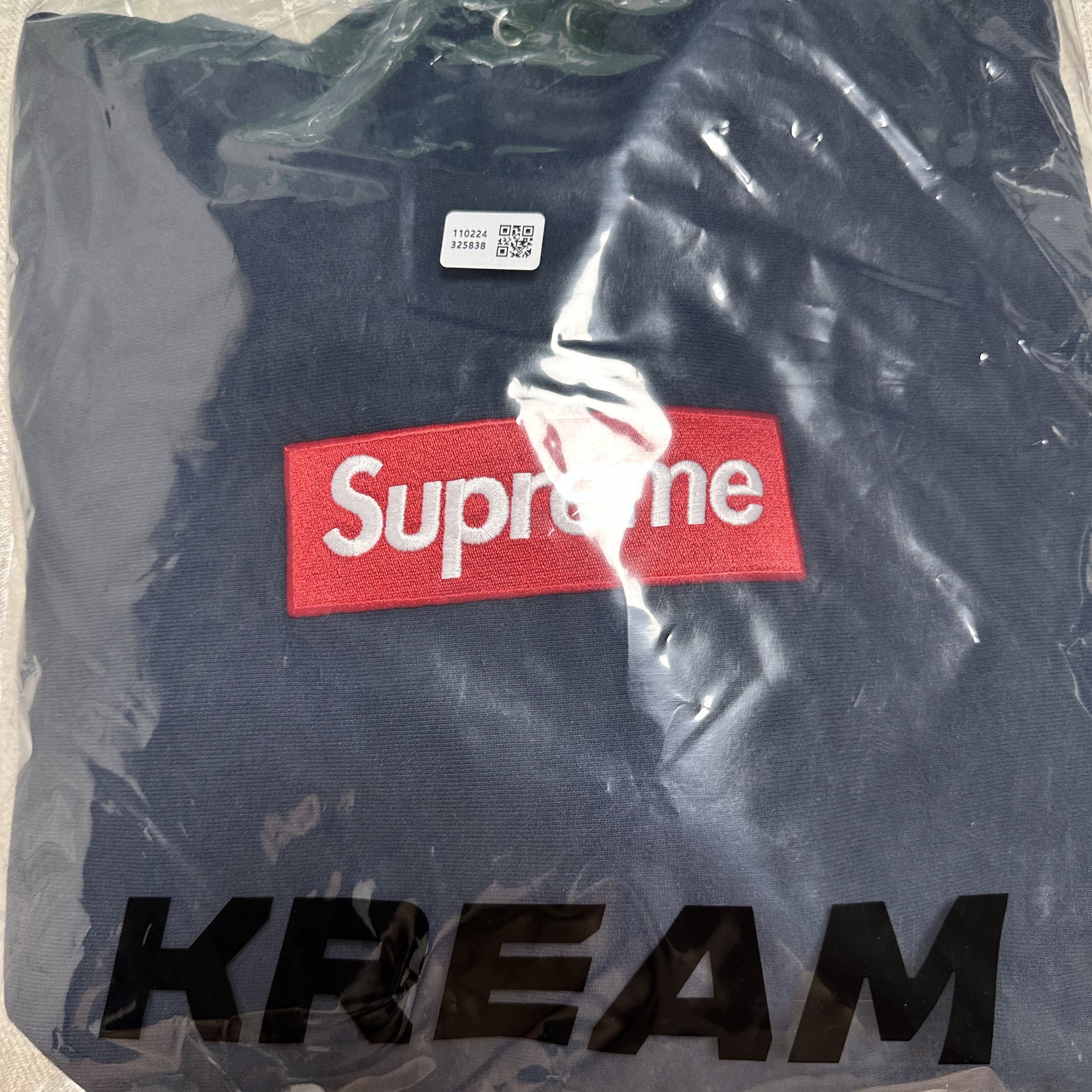 Supreme Box Logo Hooded Sweatshirt Navy - 24FW 착용 스타일 - 2