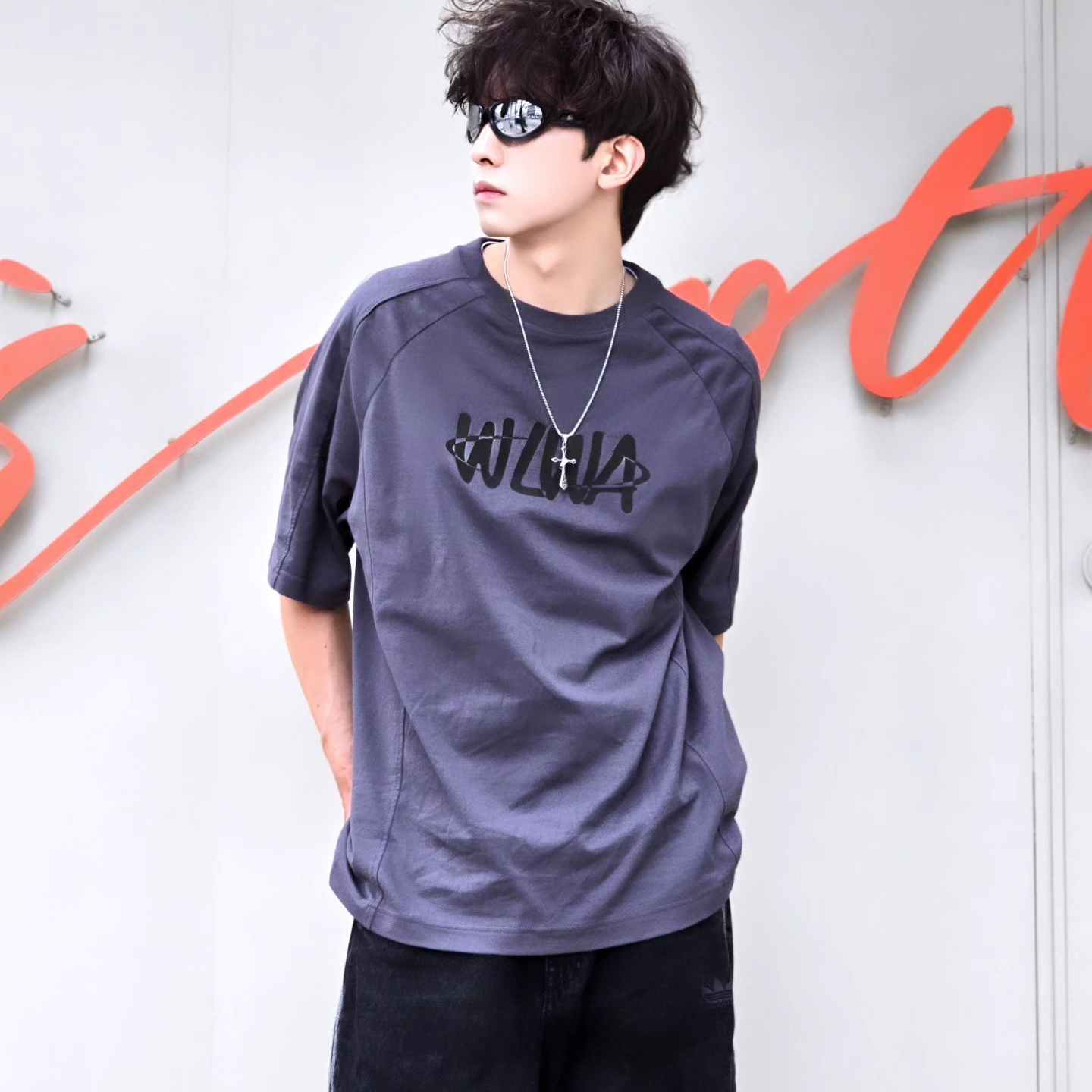 Samsung Galaxy Watch6 44mm LTE Silver (Korean Ver.), Adidas Adicolor Denim Firebird Shorts True Black Denim - KR Sizing 착용 스타일 - 2