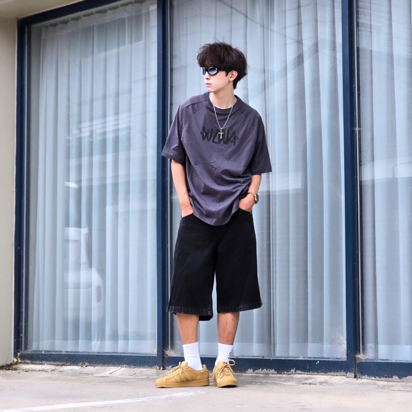 Samsung Galaxy Watch6 44mm LTE Silver (Korean Ver.), Adidas Adicolor Denim Firebird Shorts True Black Denim - KR Sizing 착용 스타일 - 3