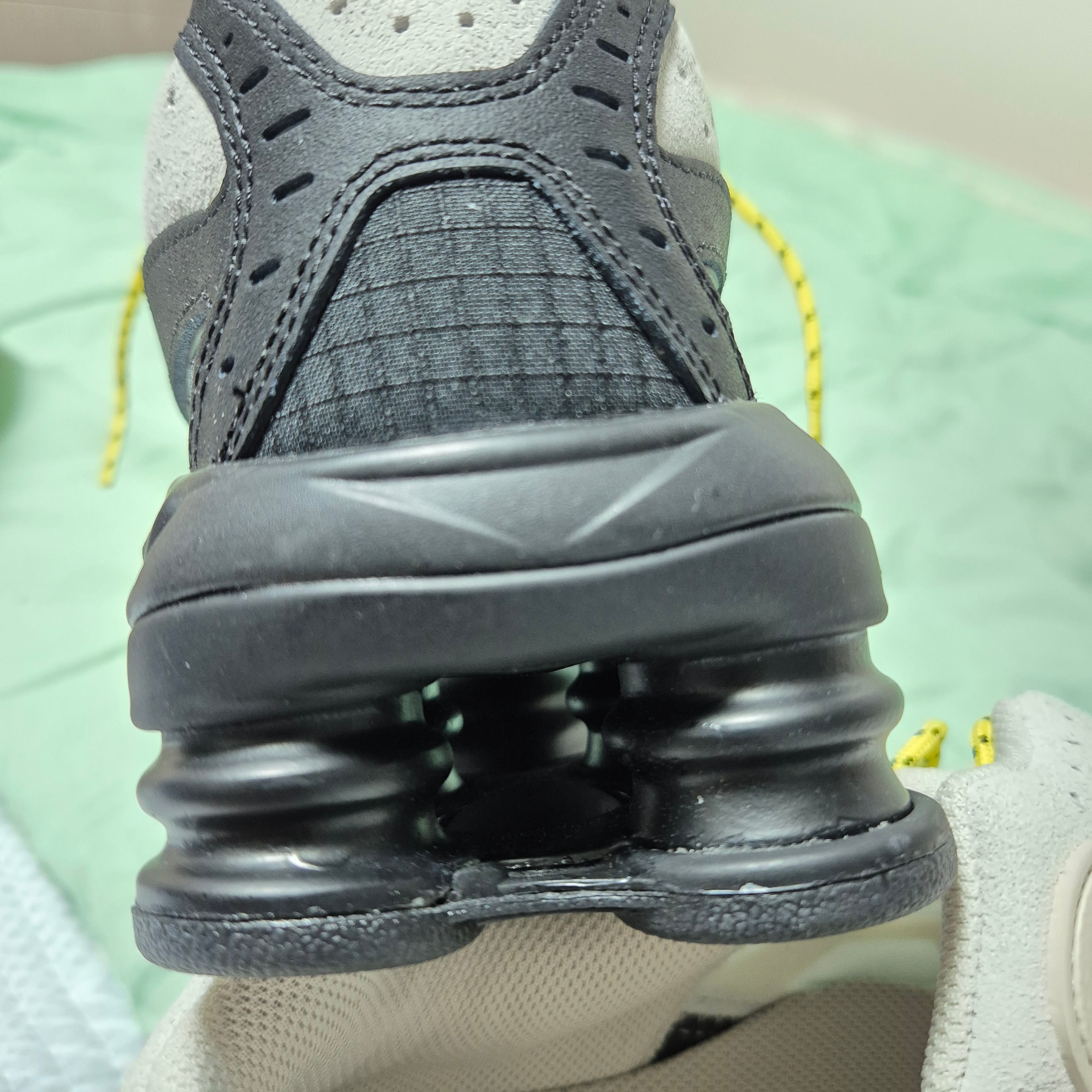 Nike Shox Ride 2 Black and Phantom 착용 스타일 - 9