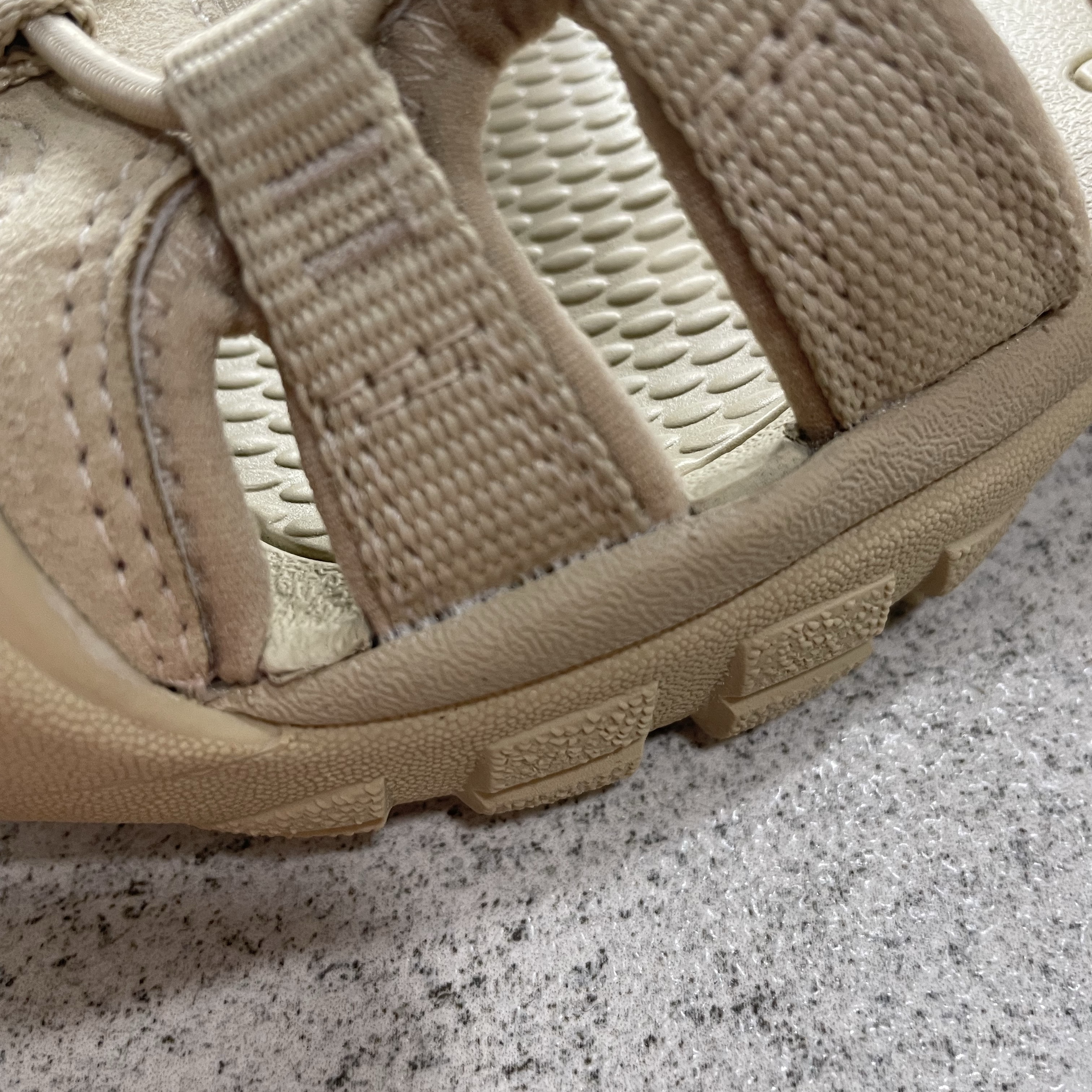 (W) Keen Newport H2 Monochrome Safari 착용 스타일 - 1