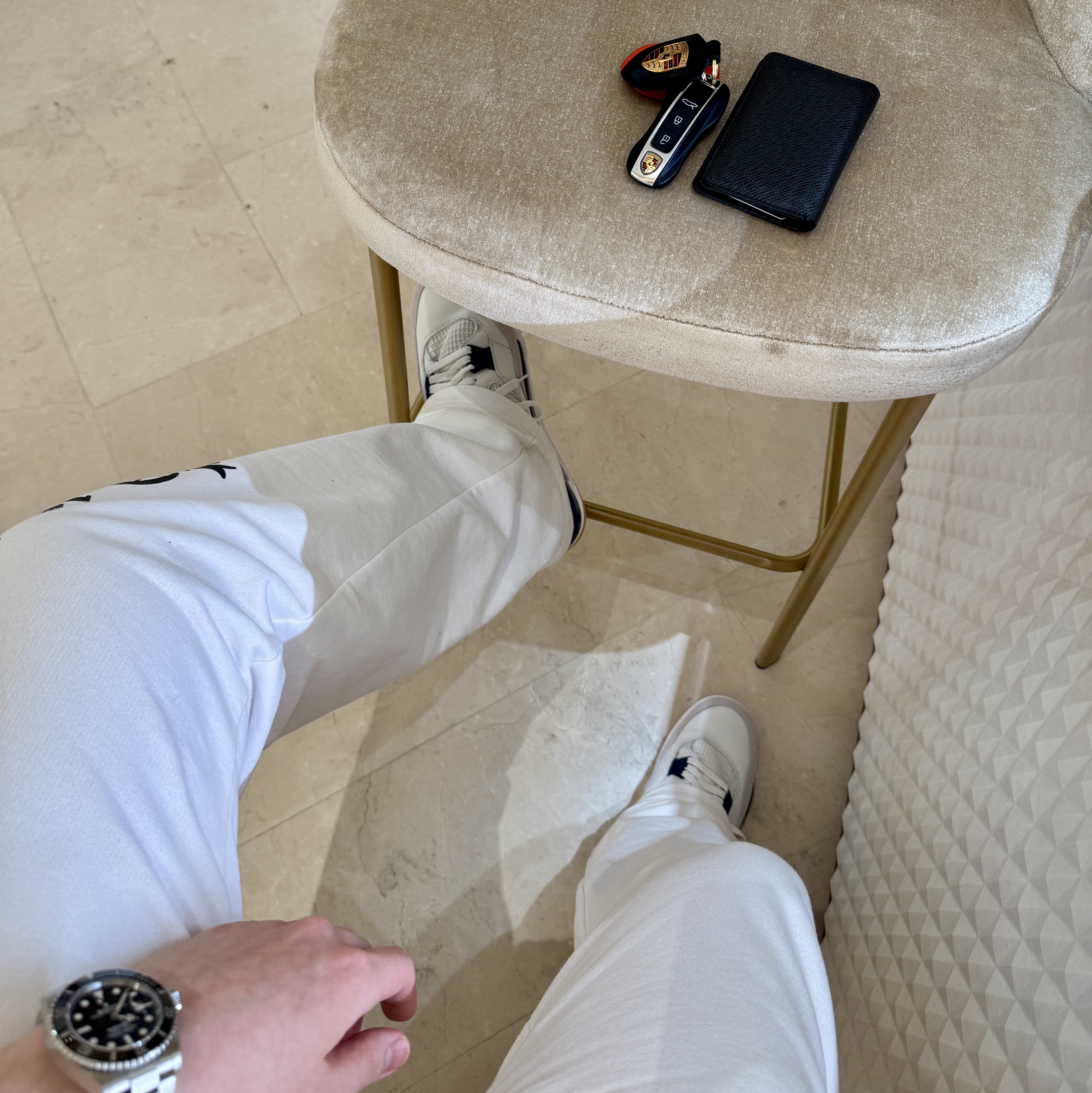 Damiani Belle Epoque Diamonds Necklace White Gold, Yeezy x Gosha Rubchinskiy Tribune Herald SP-01 Pants White 착용 스타일 - 2
