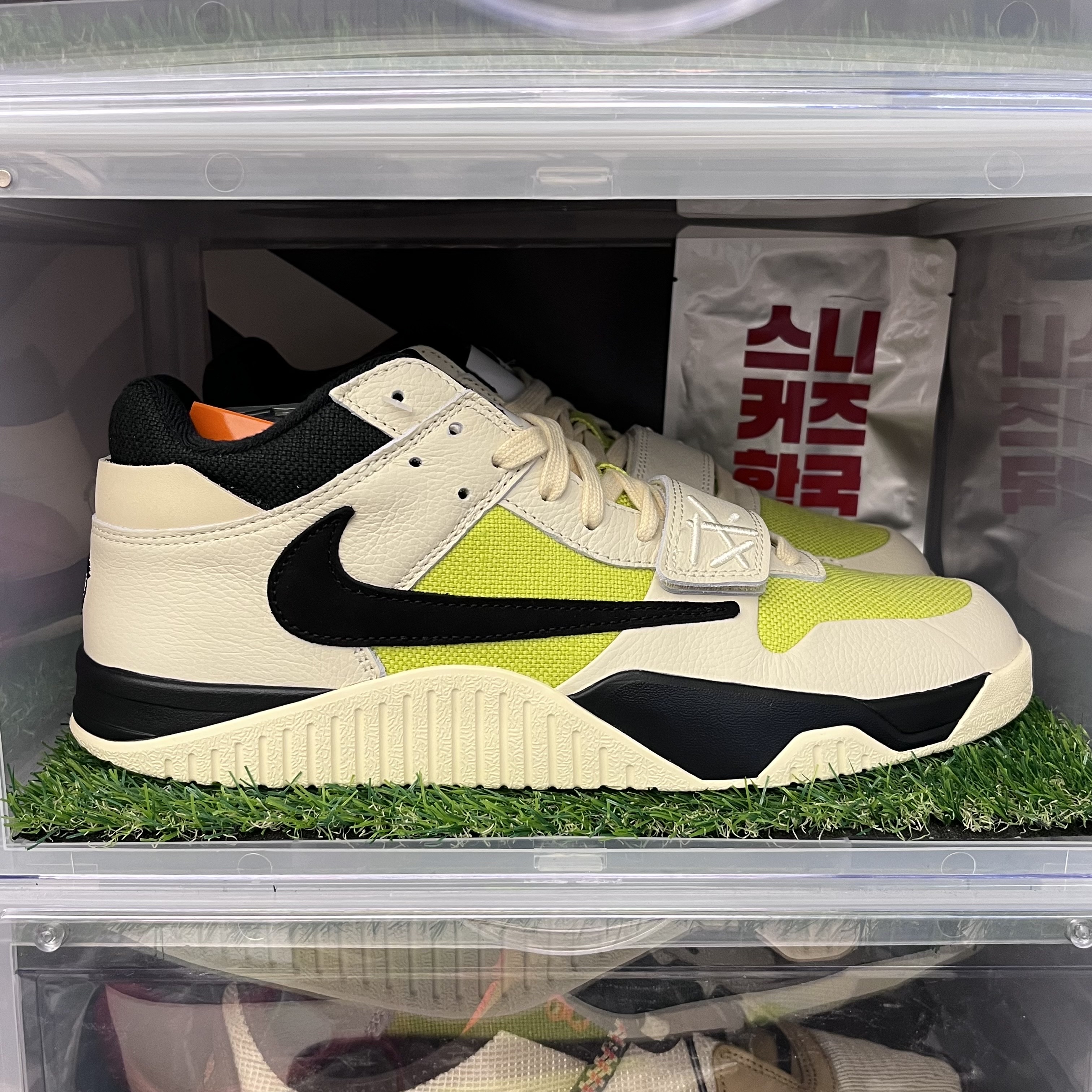 Jordan x Travis Scott Jumpman Jack TR Bright Cactus 착용 스타일 - 1