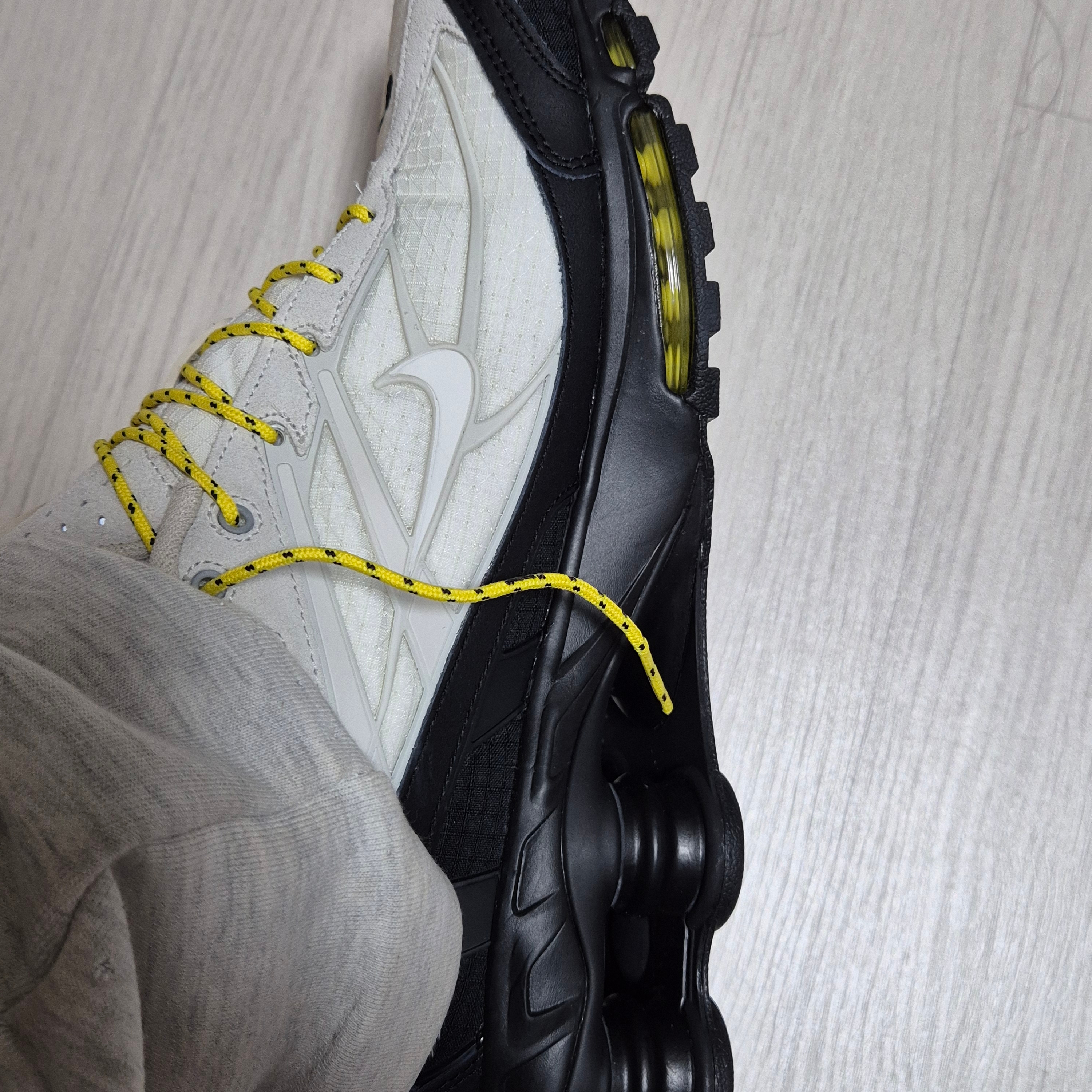 Nike Shox Ride 2 Black and Phantom 착용 스타일 - 2