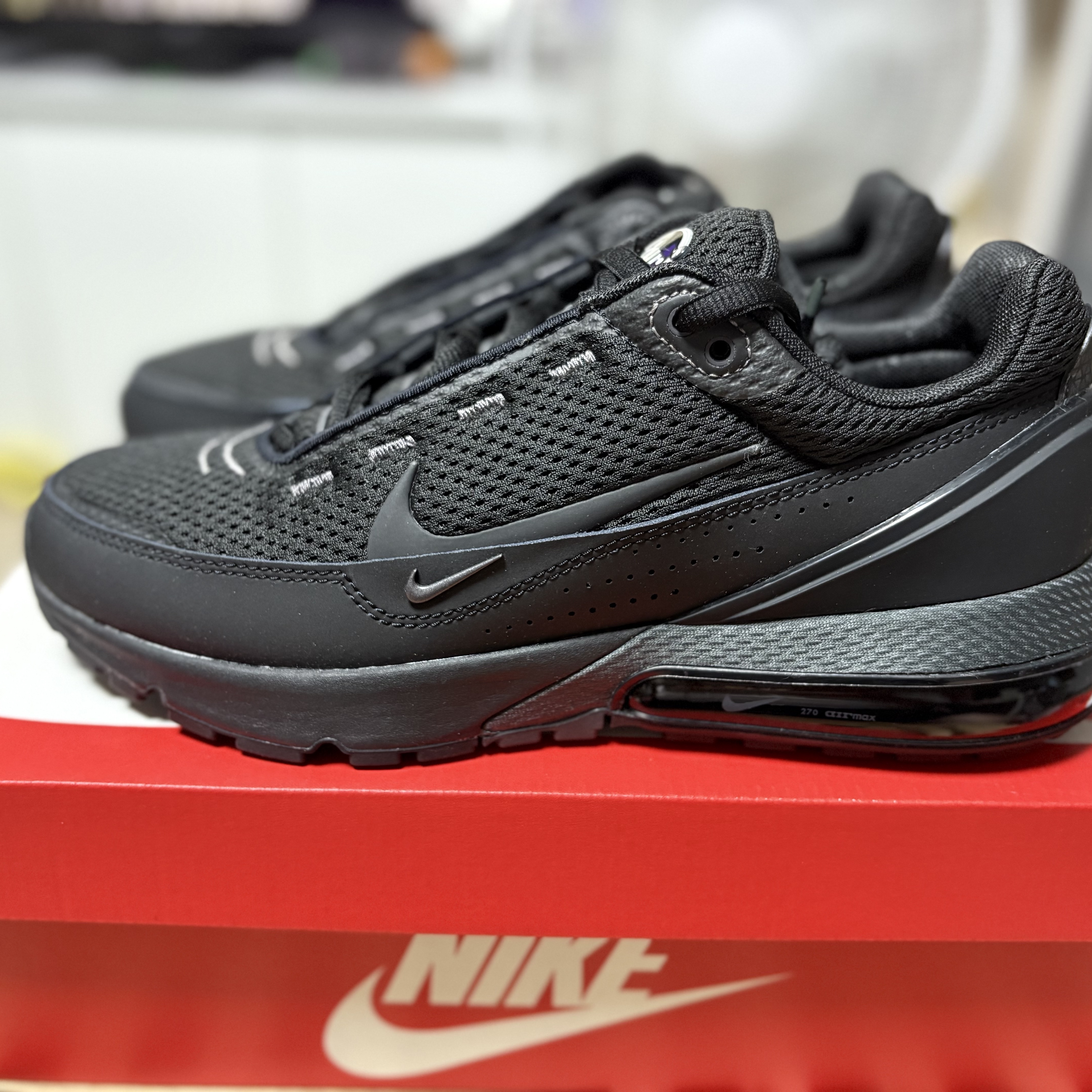 Nike Air Max Pulse Black Anthracite 착용 스타일 - 1