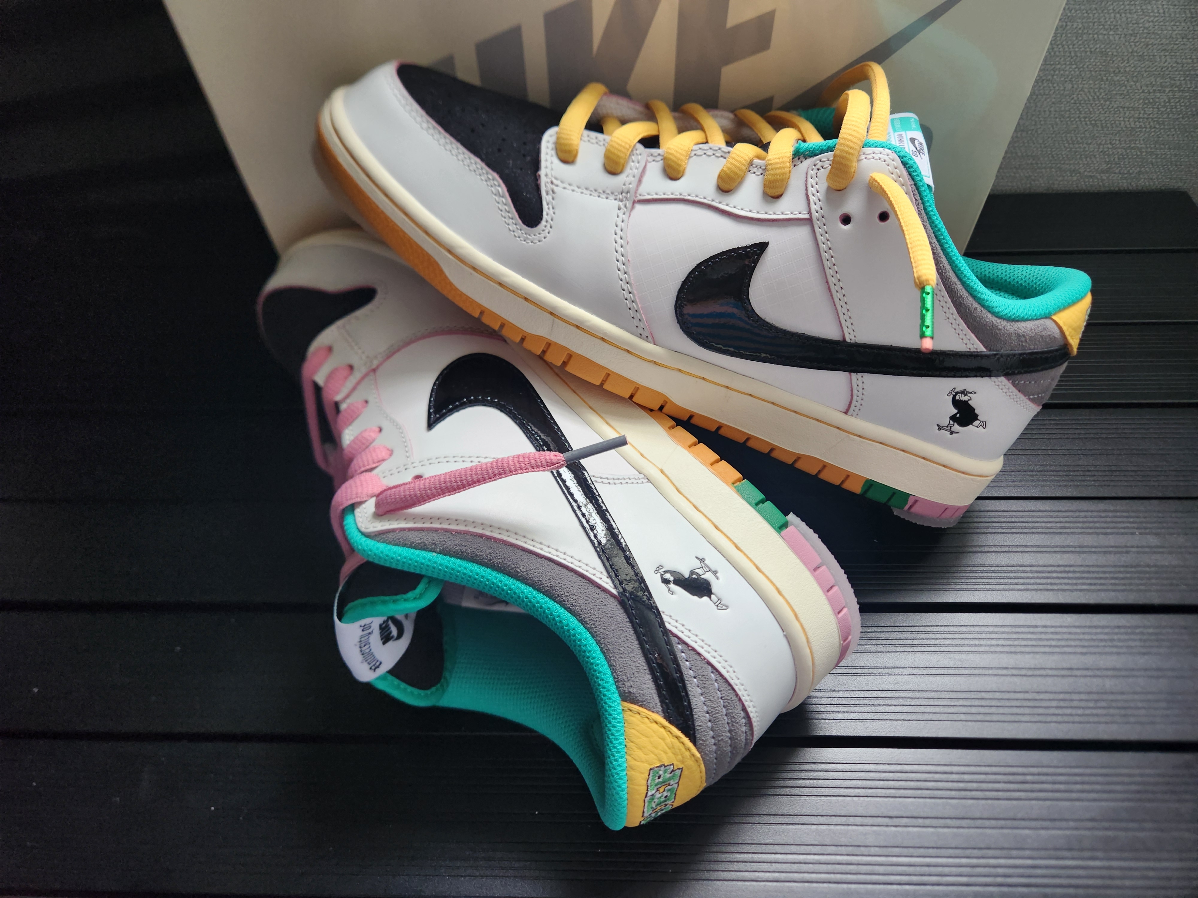 Nike x CSEF SB Dunk Low Pro White and Black 착용 스타일 - 4