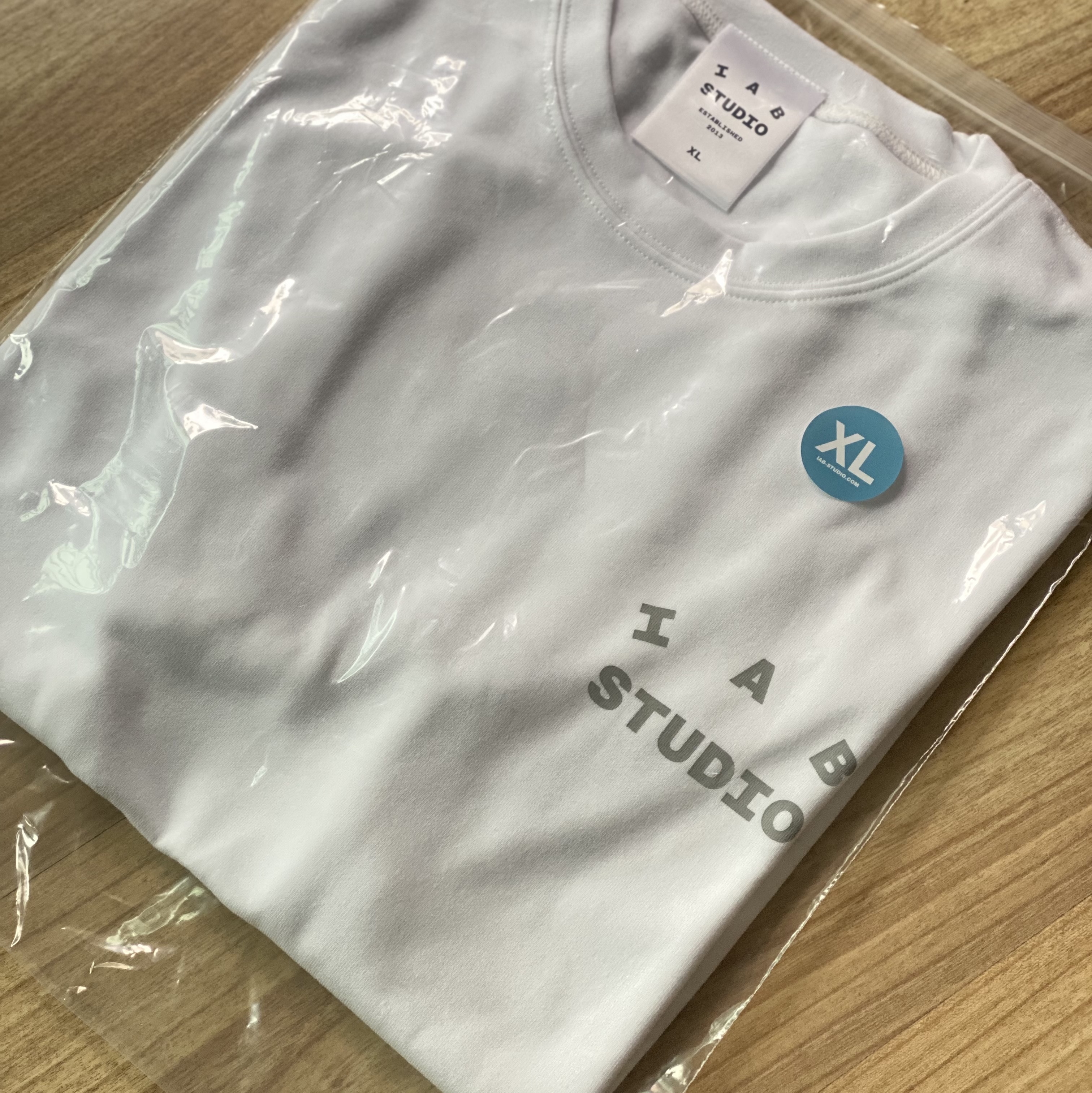 IAB Studio T-Shirt White Gray 착용 스타일