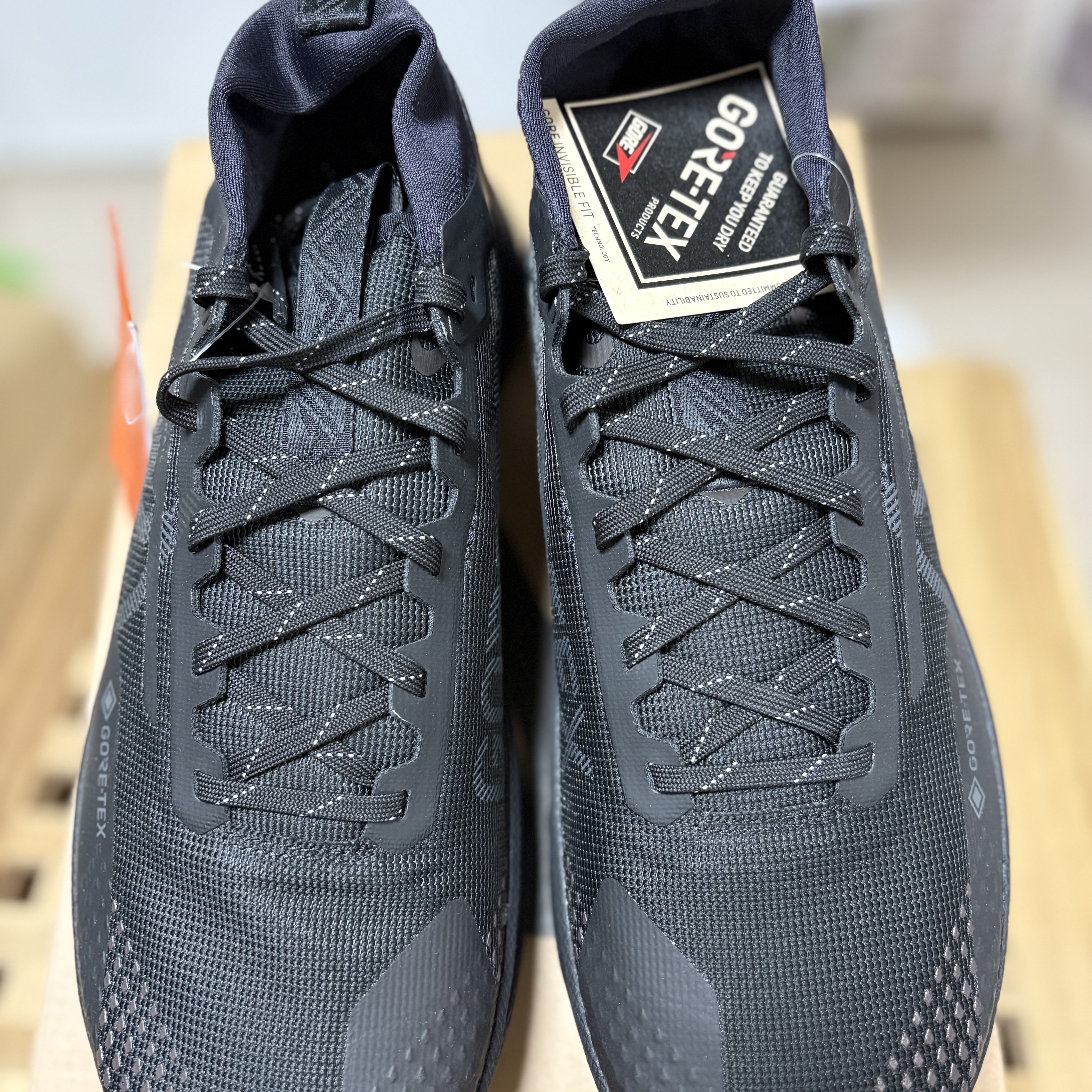 Nike Pegasus Trail 4 Gore-Tex Black Dark Grey 착용 스타일 - 4