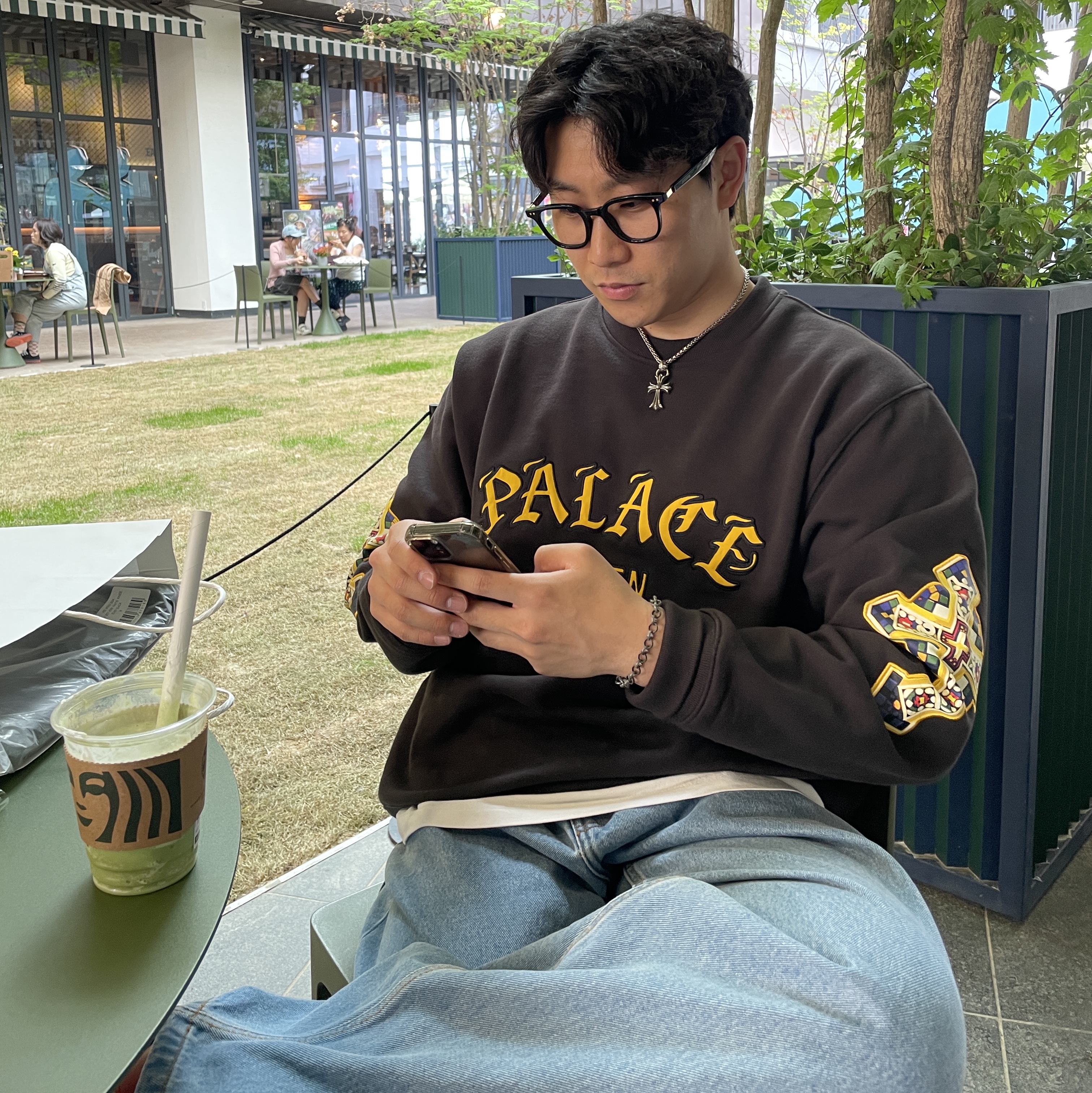 Hansroom Chrome Hearts Tiny CH cross Charm, Palace Saints Crew Black - 24SS 착용 스타일