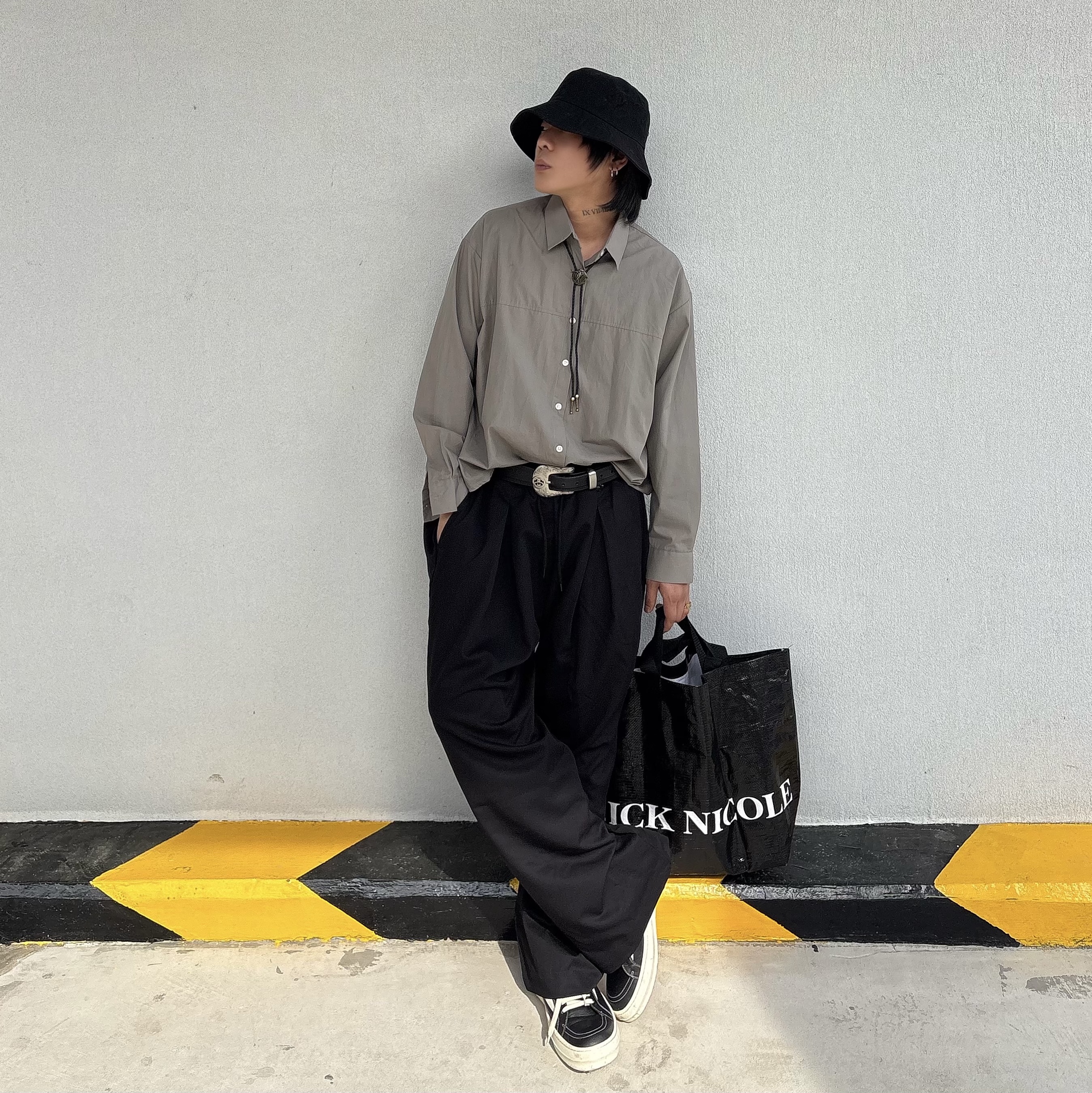 Rick Owens Lido Vintage Sneakers Black Milk, Stussy SS Link Cowboy Belt Black 착용 스타일 - 1