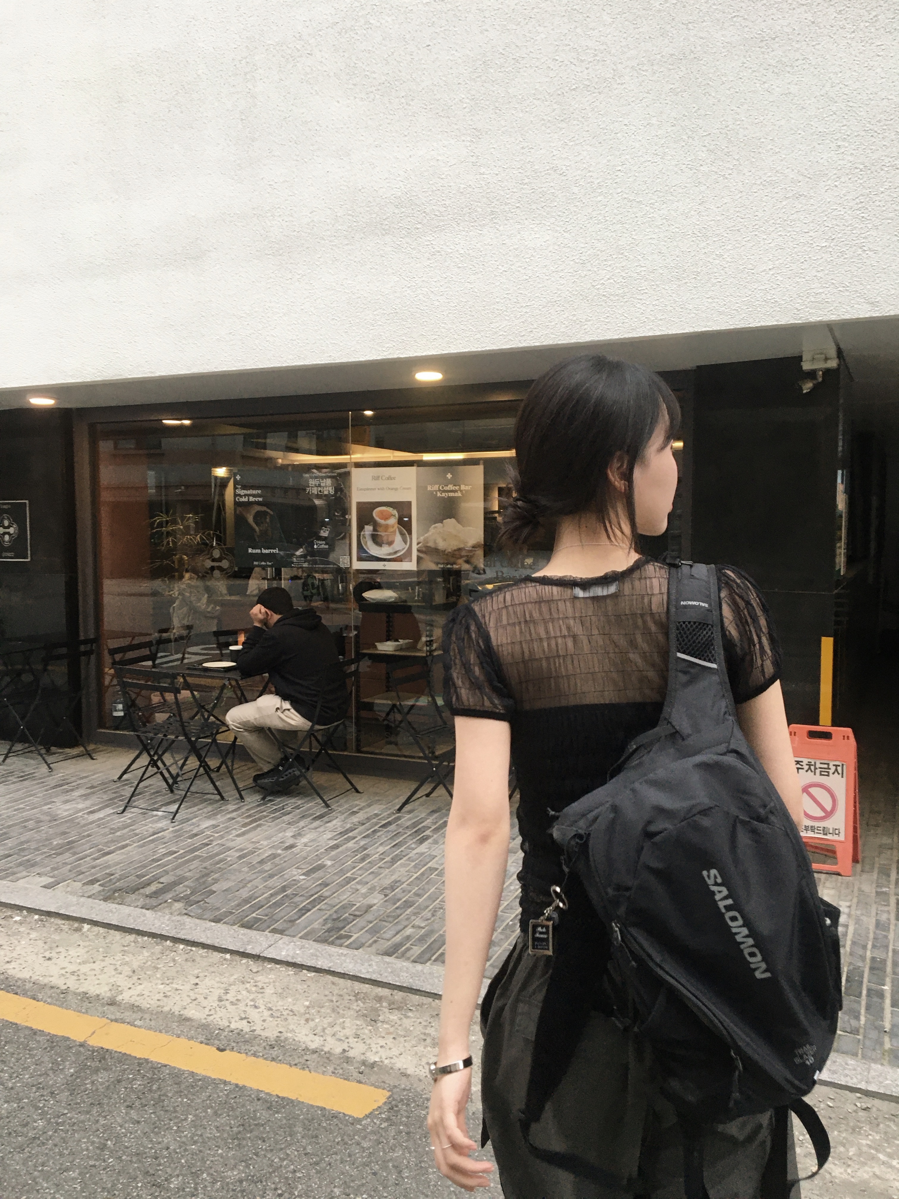 Salomon Trailblazer 10 Black, Dr. Martens 1461 Smooth Black 착용 스타일 - 1