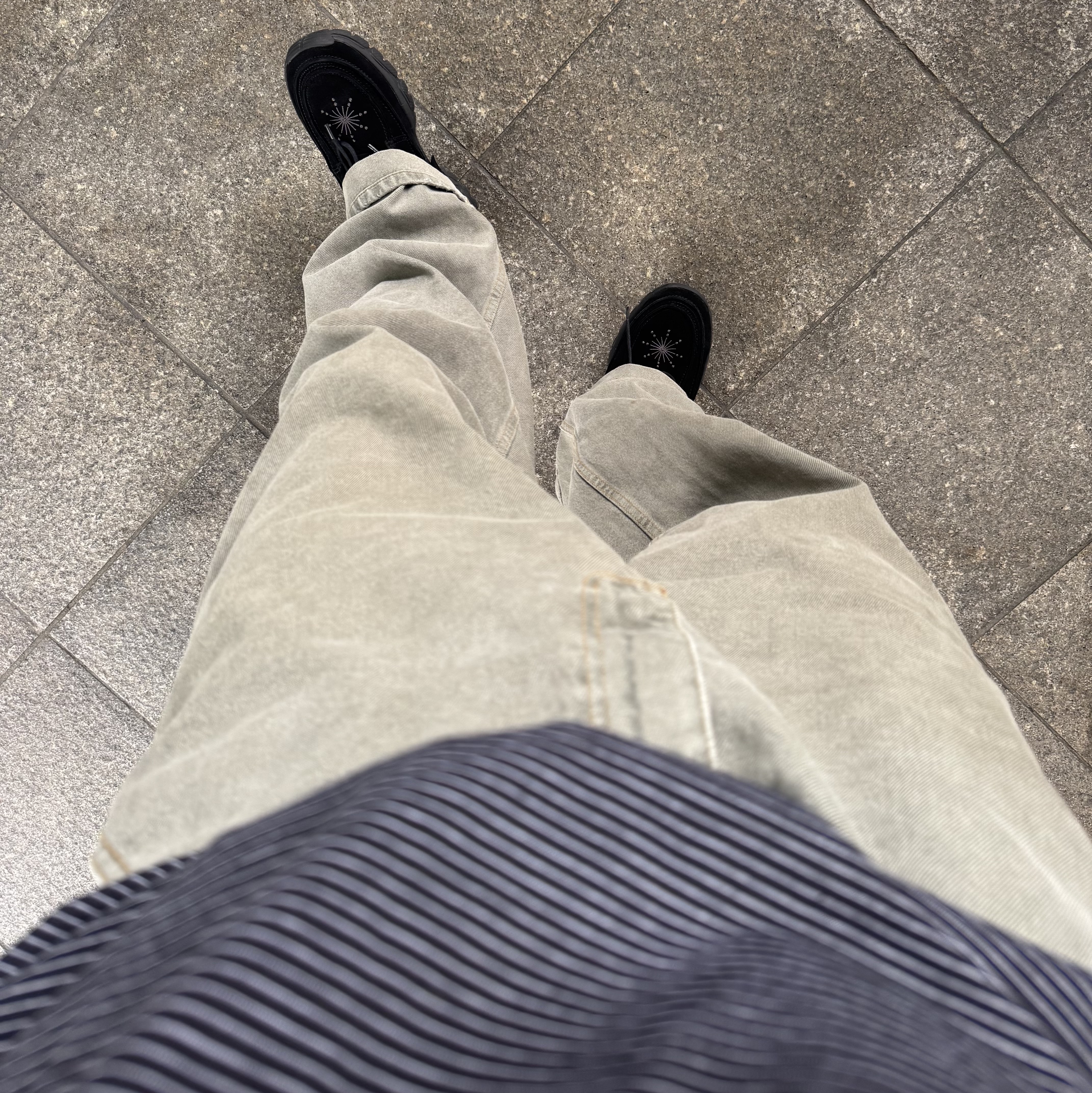 [KREAM 단독] Millo Archive X Negative Three Crescendo Desert Boots Black 착용 스타일 - 1