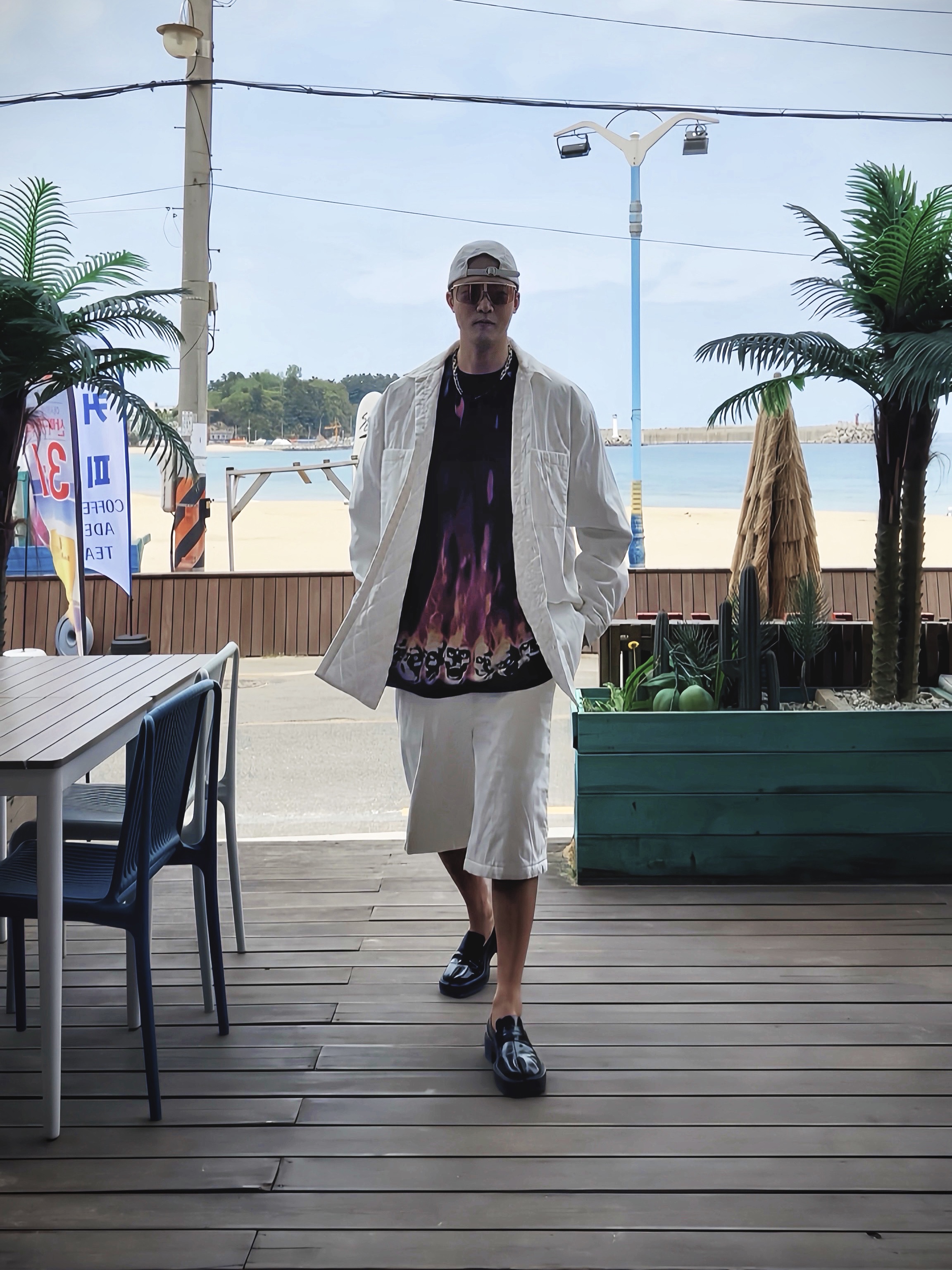 Supreme x MM6 Maison Margiela Painted Camp Cap White - 24SS, Supreme x MM6 Maison Margiela Padded Shirt White - 24SS 착용 스타일 - 3