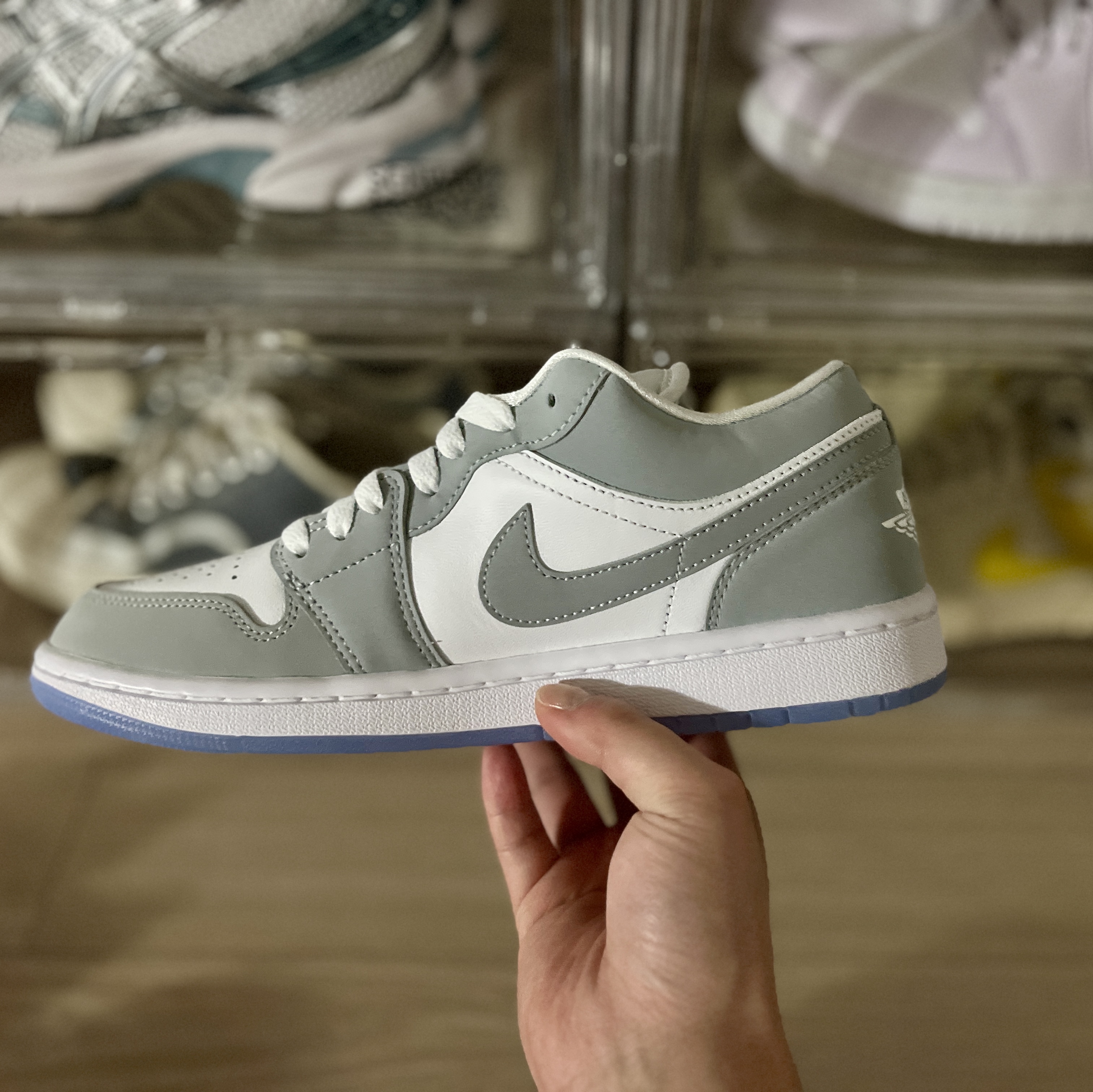 (W) Jordan 1 Low White Wolf Grey 착용 스타일 - 1