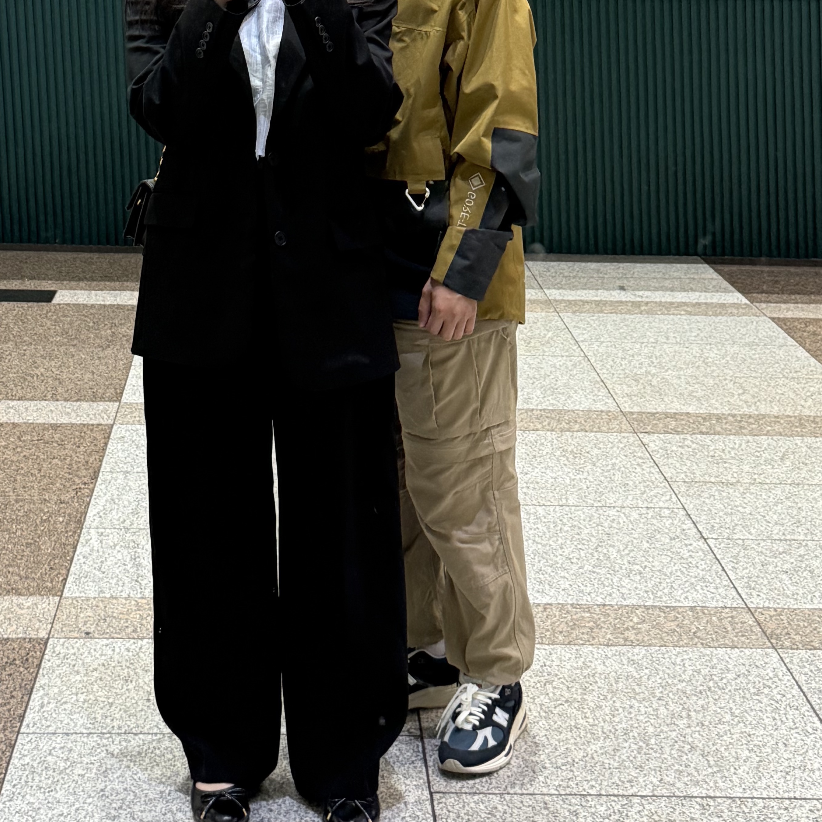 New Balance 991v2 Made in UK Total Eclipse Indian Teal, Nike ACG Smith Summit Cargo Pants Khaki Iron Ore - Asia 착용 스타일