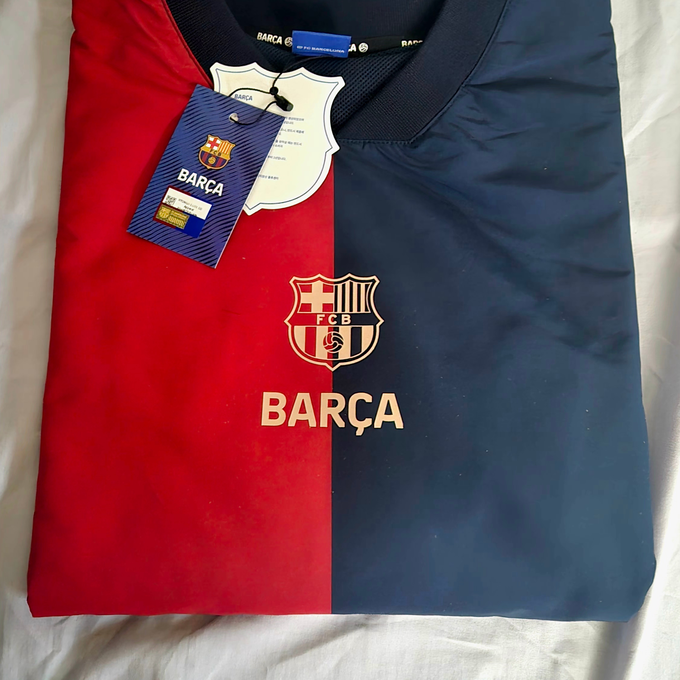 FC Barcelona Classic Line Retro Woven Sweatshirt Navy Red 착용 스타일 - 3