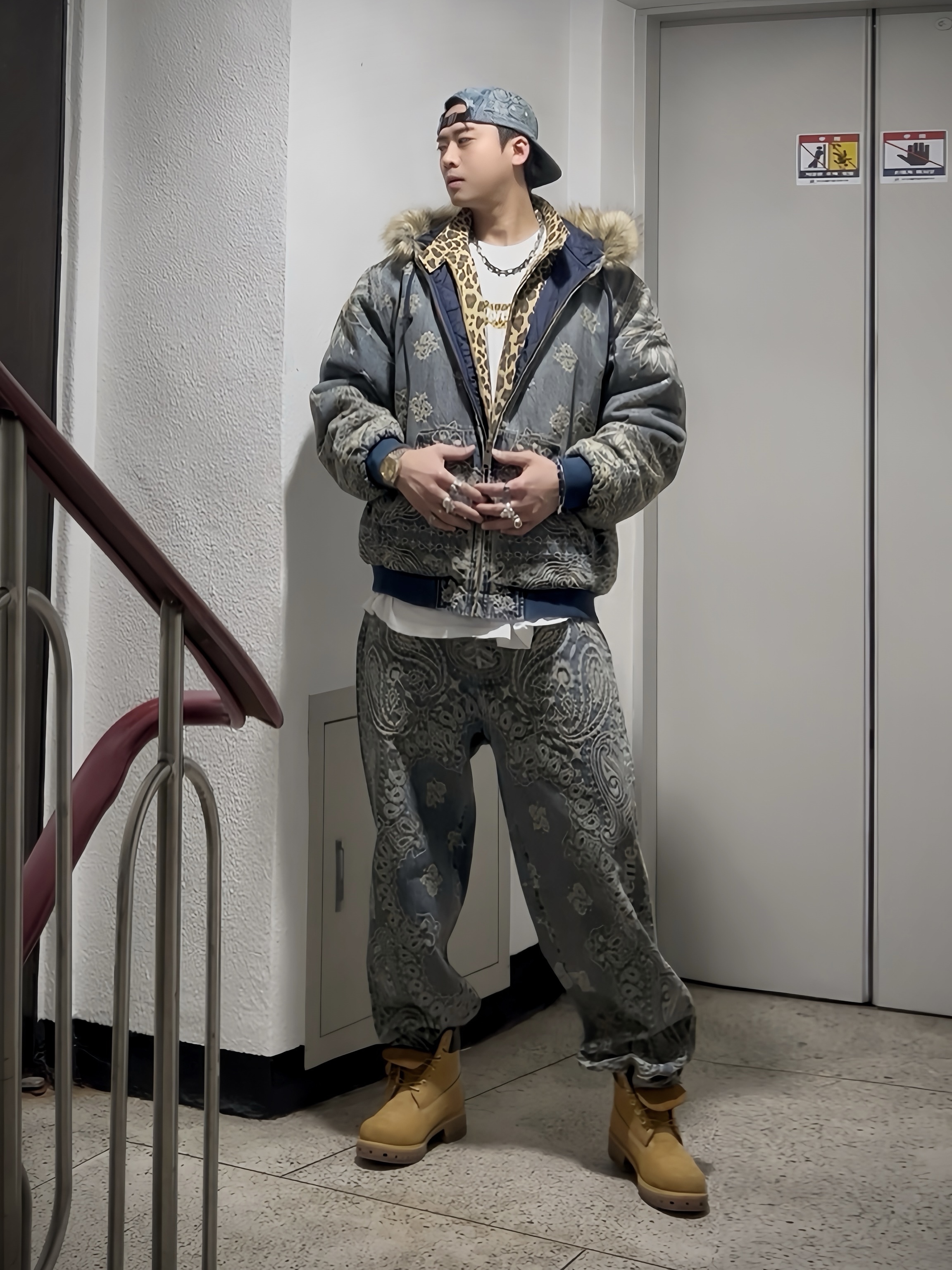 Supreme Bandana Jacquard Denim Camp Cap Blue - 25SS, Supreme Bandana Jacquard Denim Hooded Work Jacket Blue - 25SS 착용 스타일 - 2