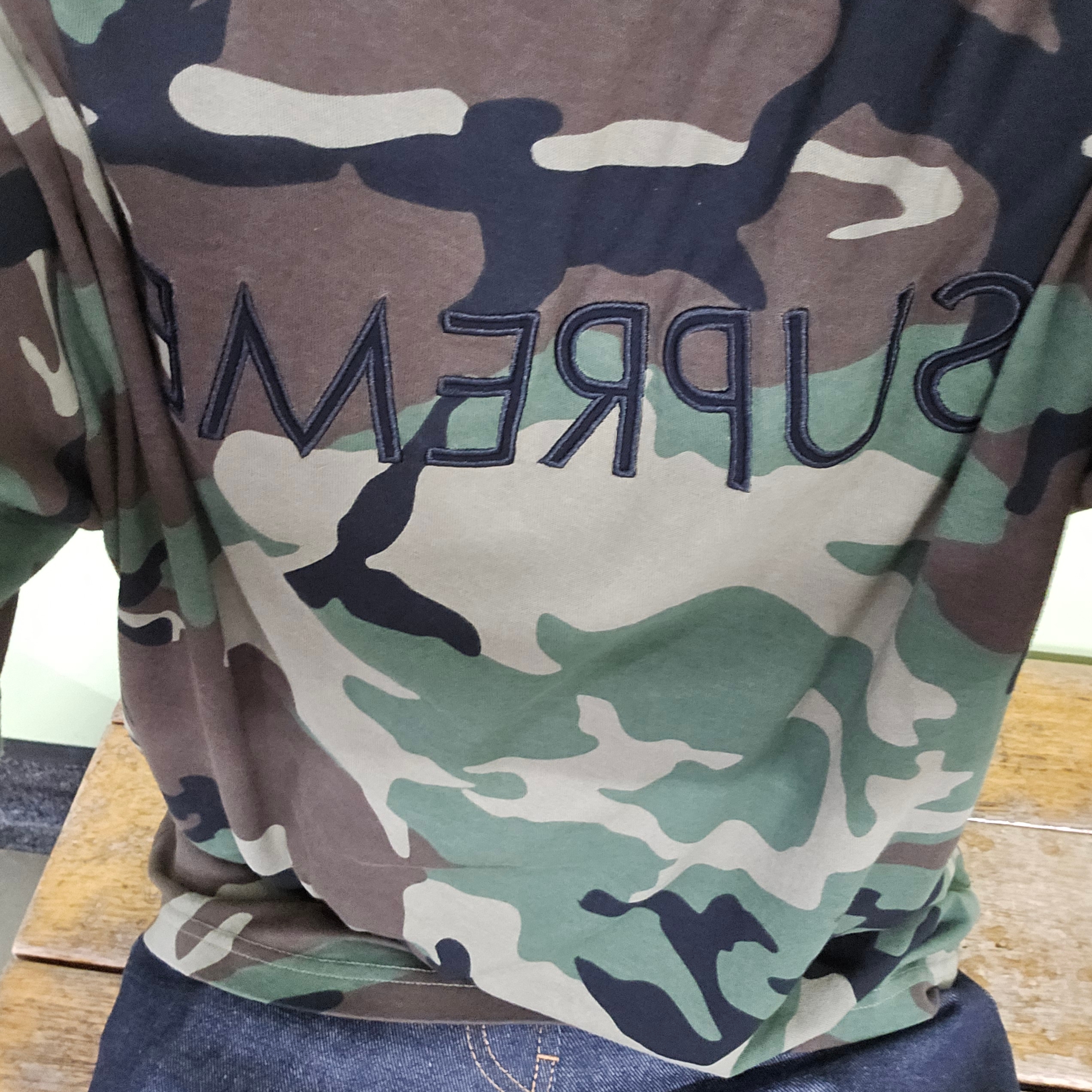 Supreme Capital S/S Top Woodland Camo - 25SS, Supreme Rigid Baggy Selvedge Jean Rigid Indigo - 24SS 착용 스타일