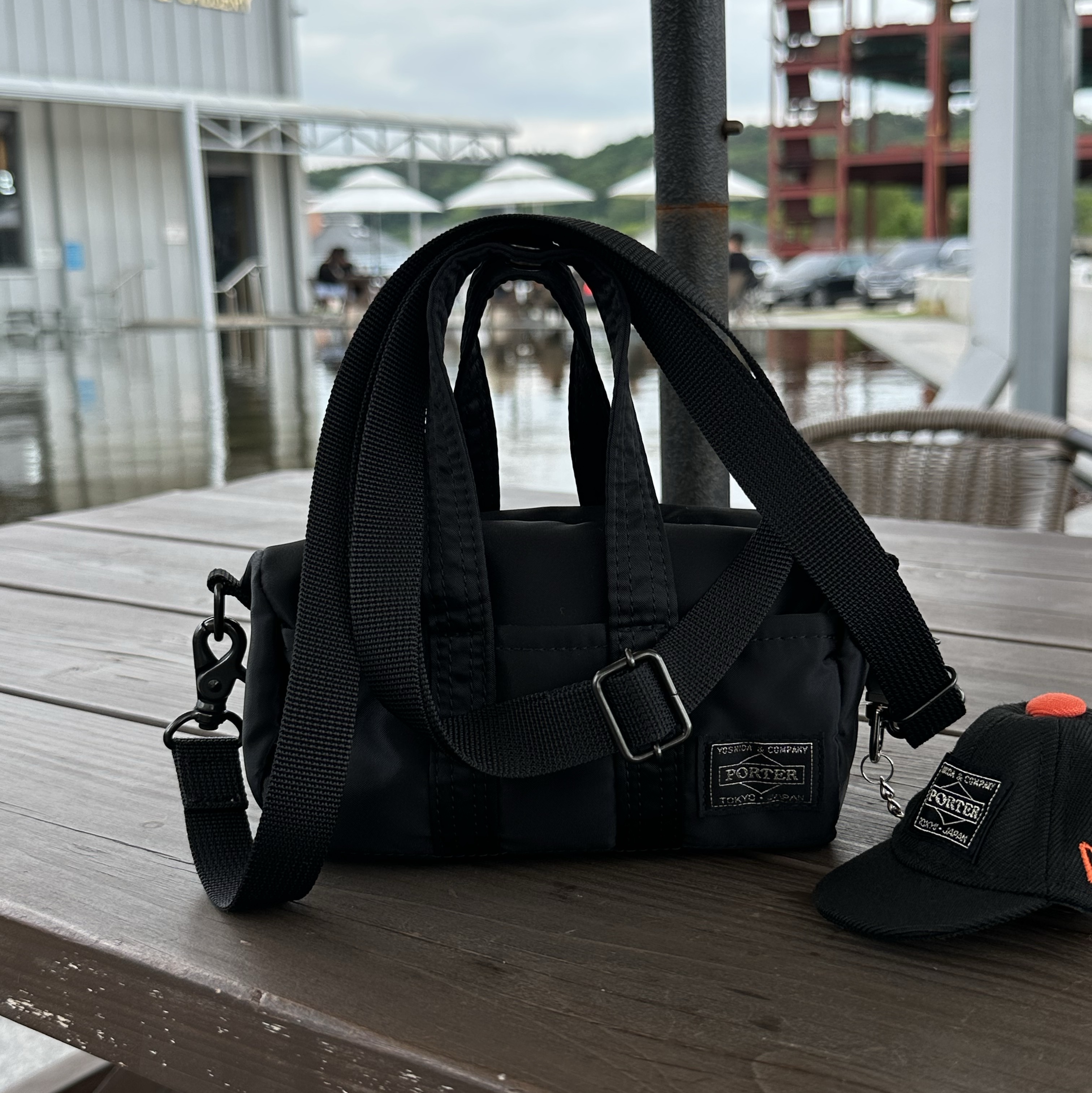 Porter Howl Boston Bag Mini Black, Porter x New Era Key Holder Black ์ฐฉ์ฉ ์คํ์ผ