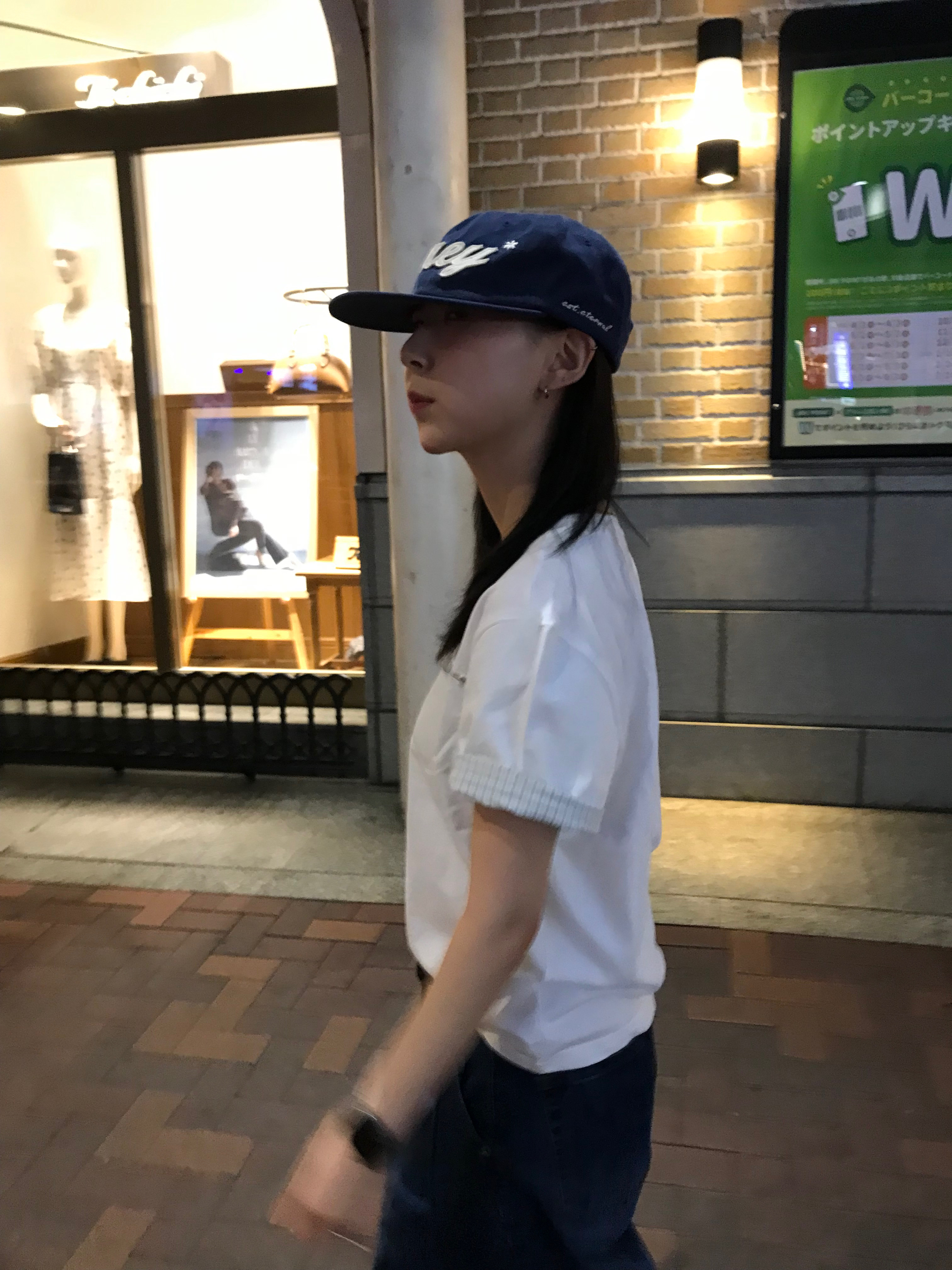 Huey Check Rollup Tee White, Huey Applique Cap Navy 착용 스타일 - 1