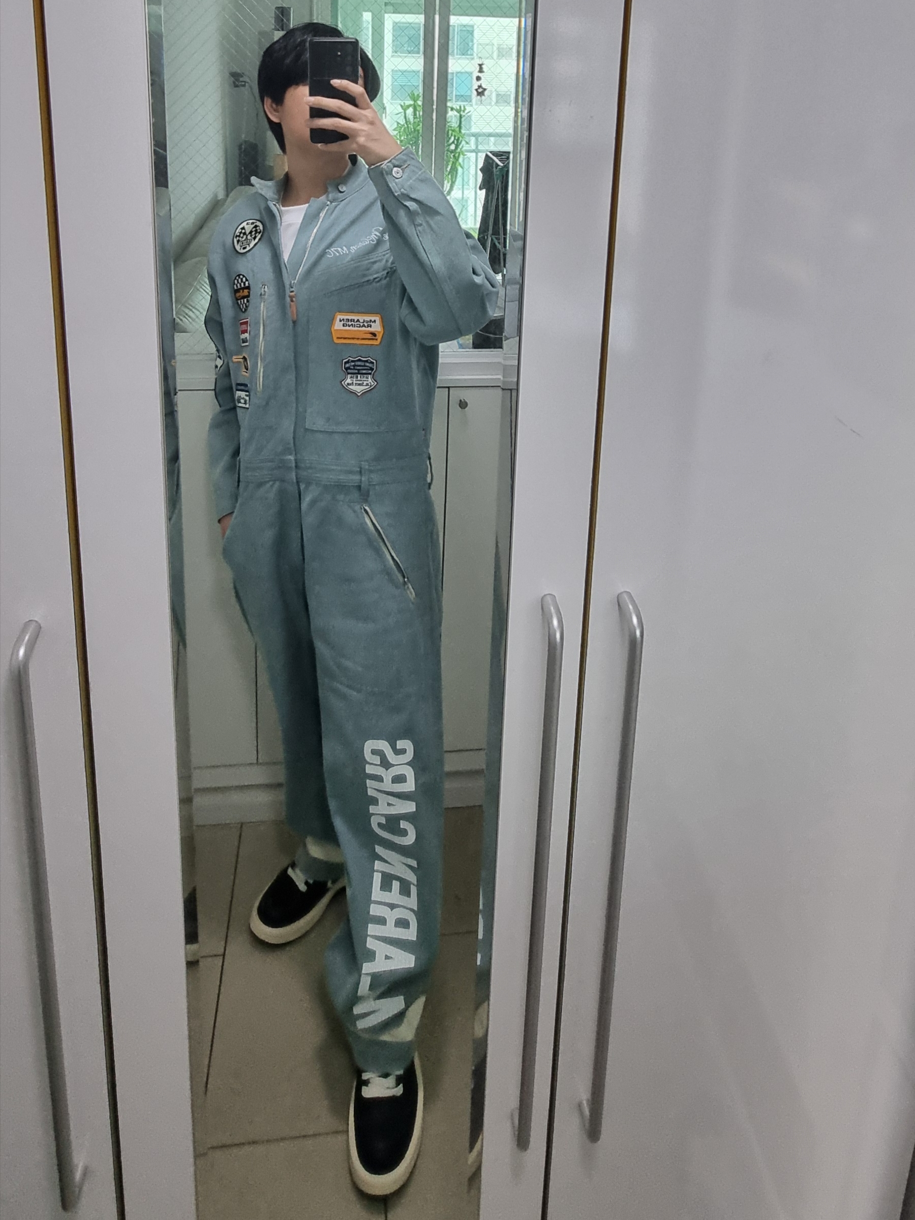 Levi’s x McLaren Racing Suit Light Indigo, Converse x Drkshdw Turbowpn Black Cream 착용 스타일 - 1