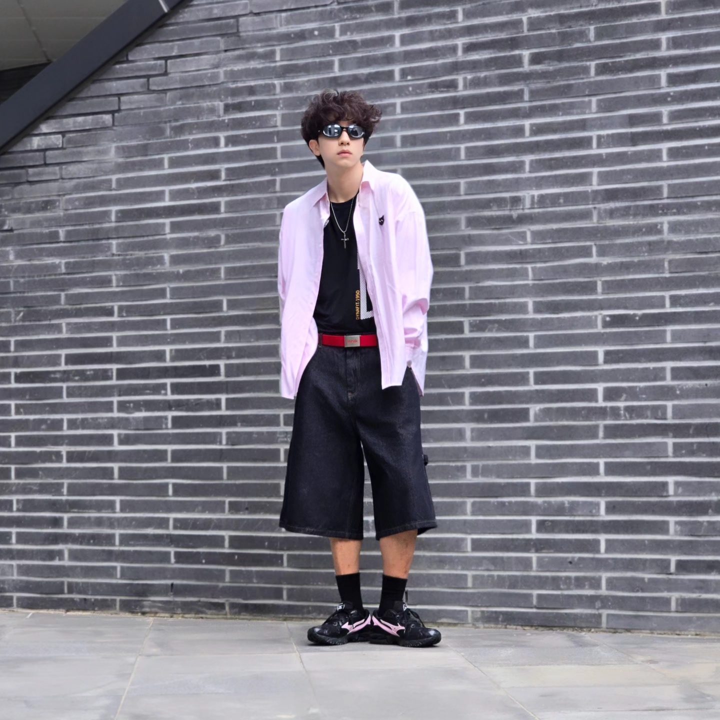 True Religion Hustle Webbing Belt Red, Mizuno Wave Rider Black Pink - Folder Exclusive 착용 스타일 - 4