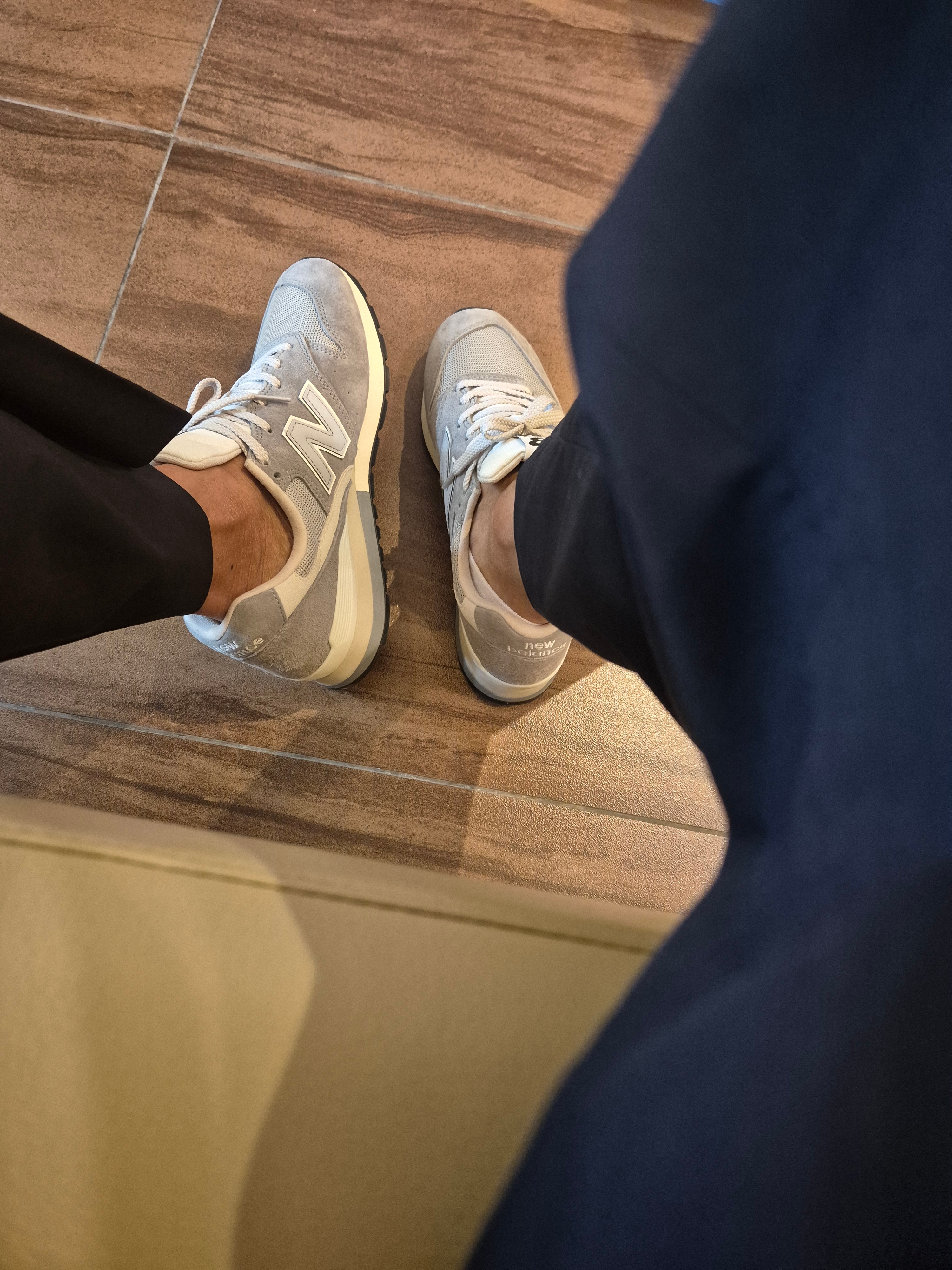 New Balance 996 Grey 착용 스타일