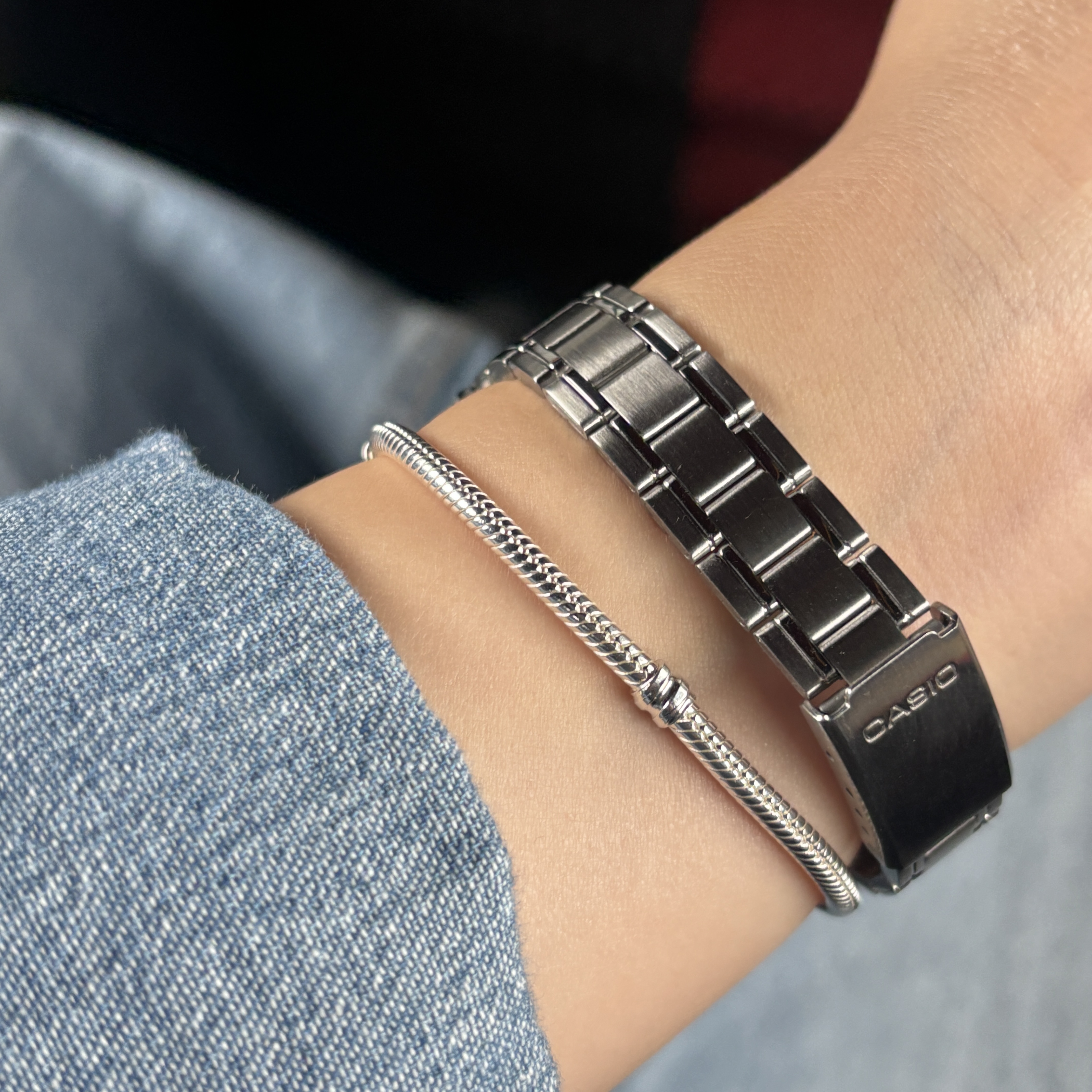 (W) Pandora Heart Shaped Clasp Bracelet Sterling Silver, Casio LTP-V007D-2E 착용 스타일 - 2