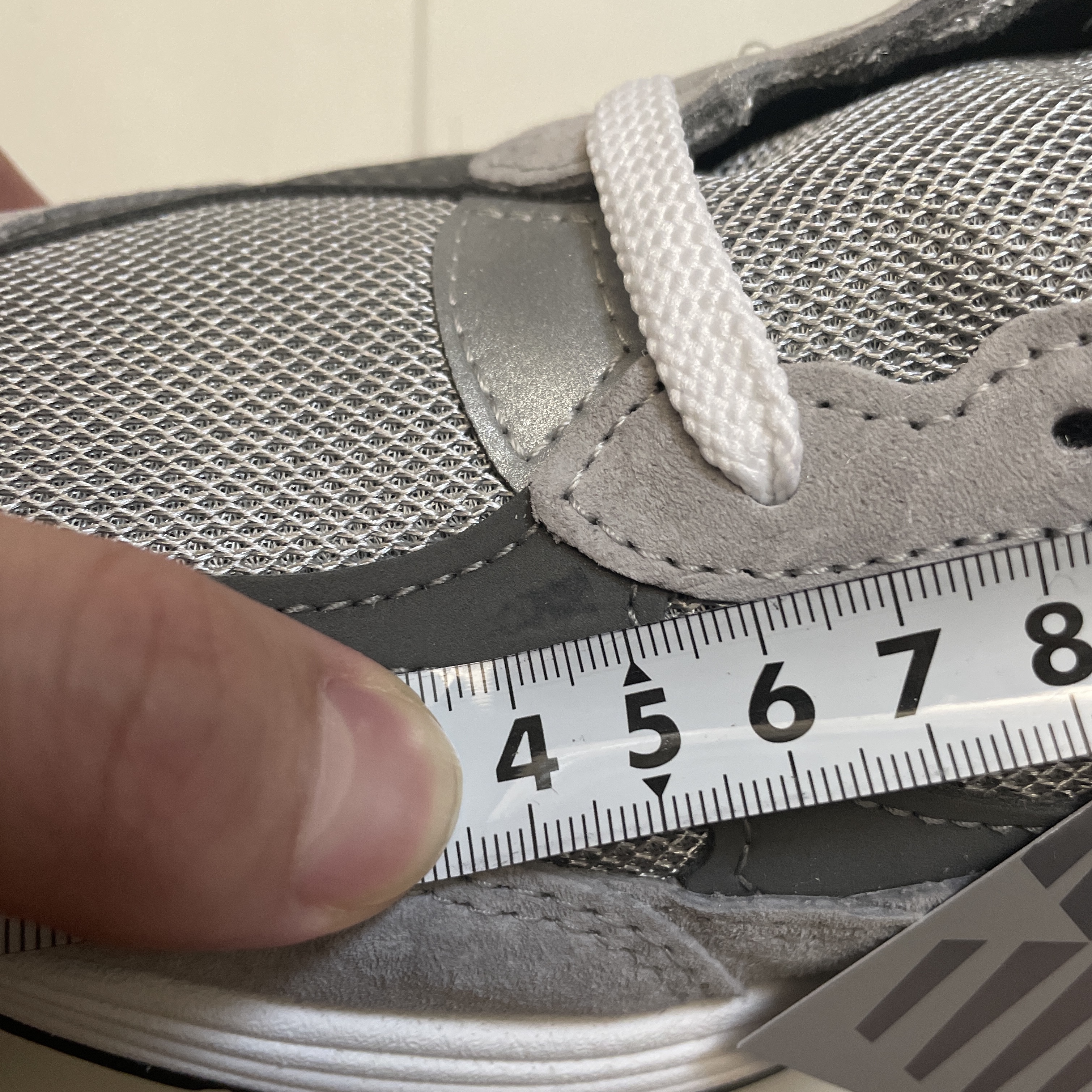 New Balance 992 Made in USA Core Grey Silver Metallic, New Balance 992 Made in USA Grey - D Standard 착용 스타일 - 2