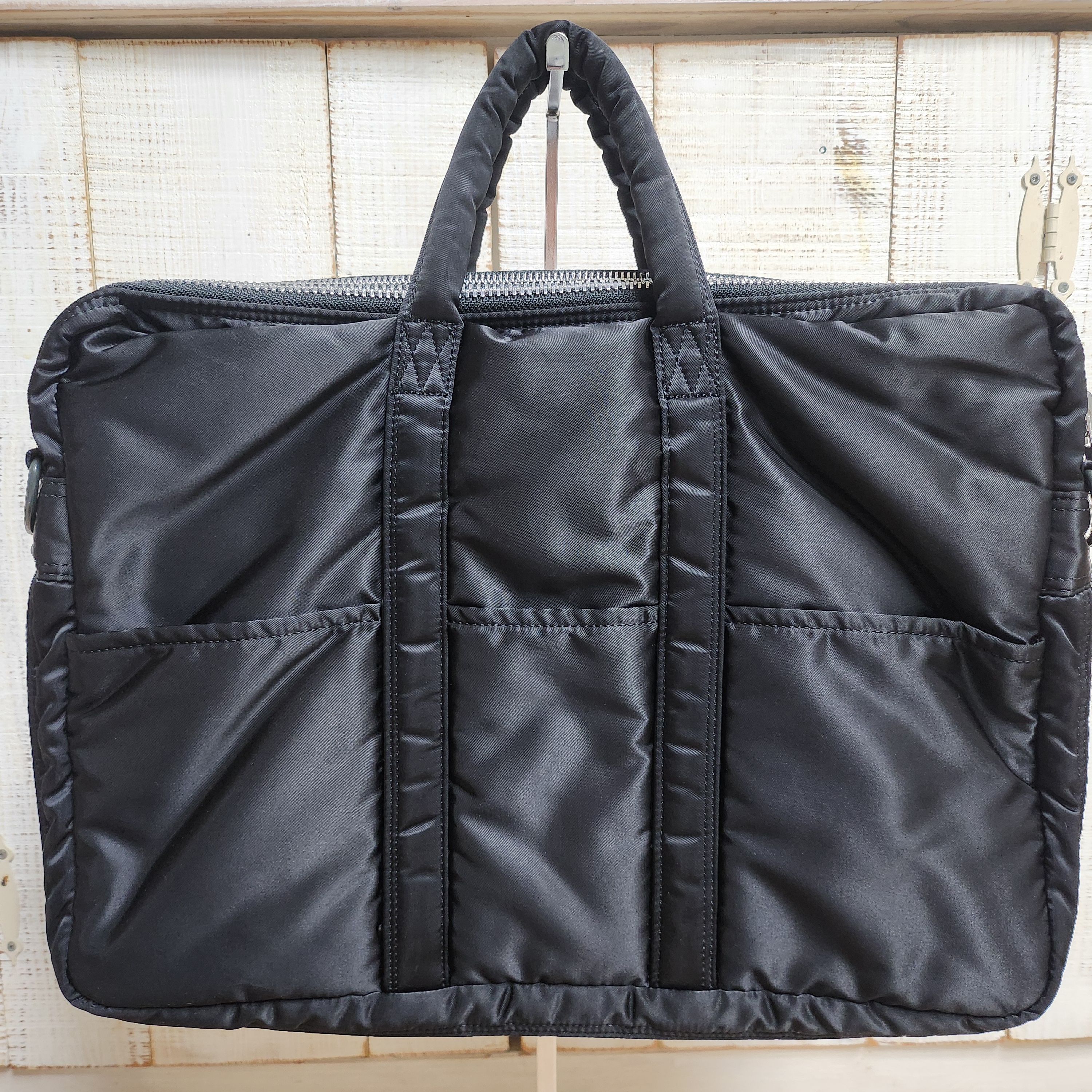 Porter Tanker 2Way Briefcase Black, Porter Tanker 2Way Briefcase Iron Blue 착용 스타일 - 3