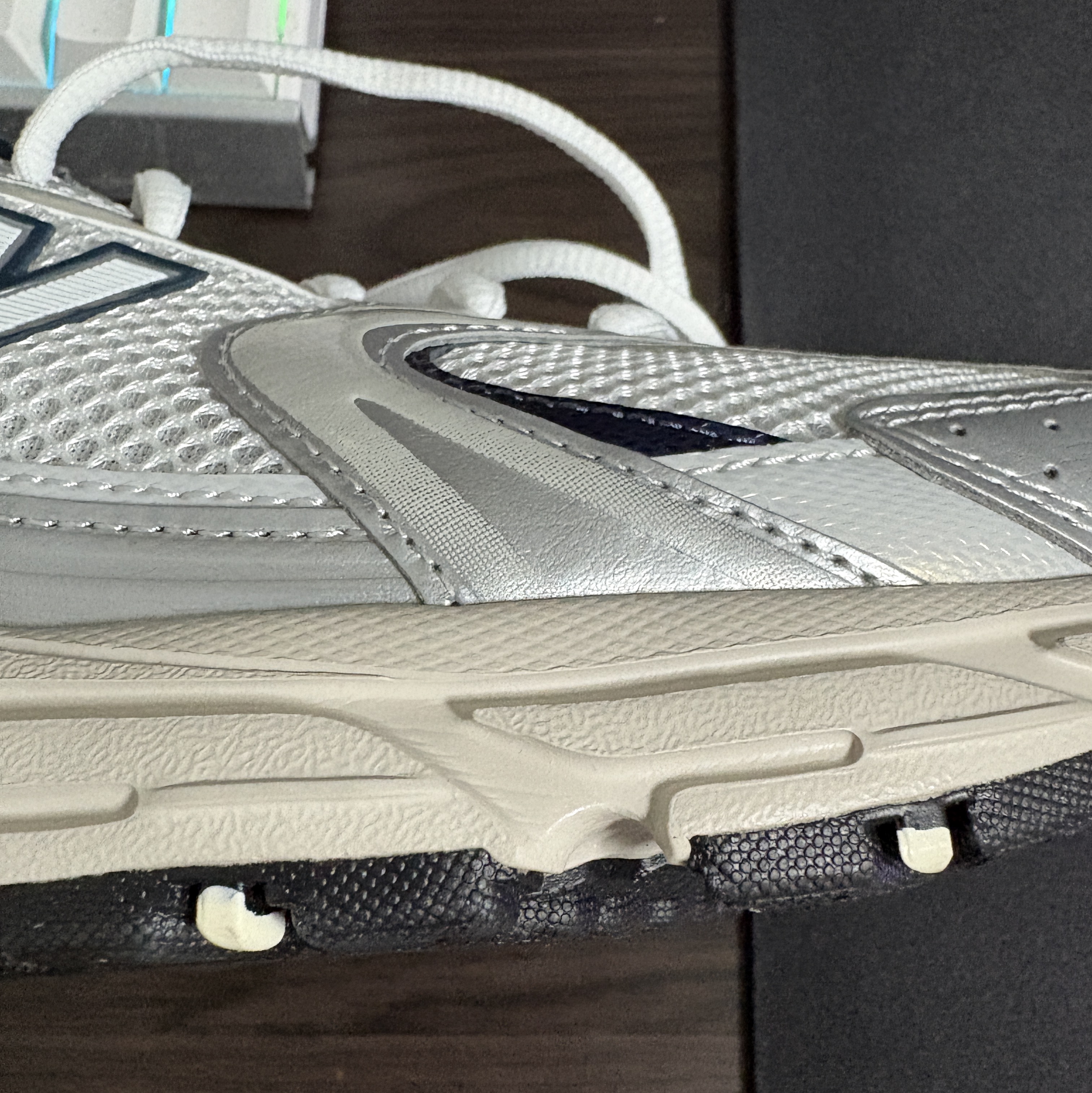 New Balance 530 Steel Grey 착용 스타일 - 2