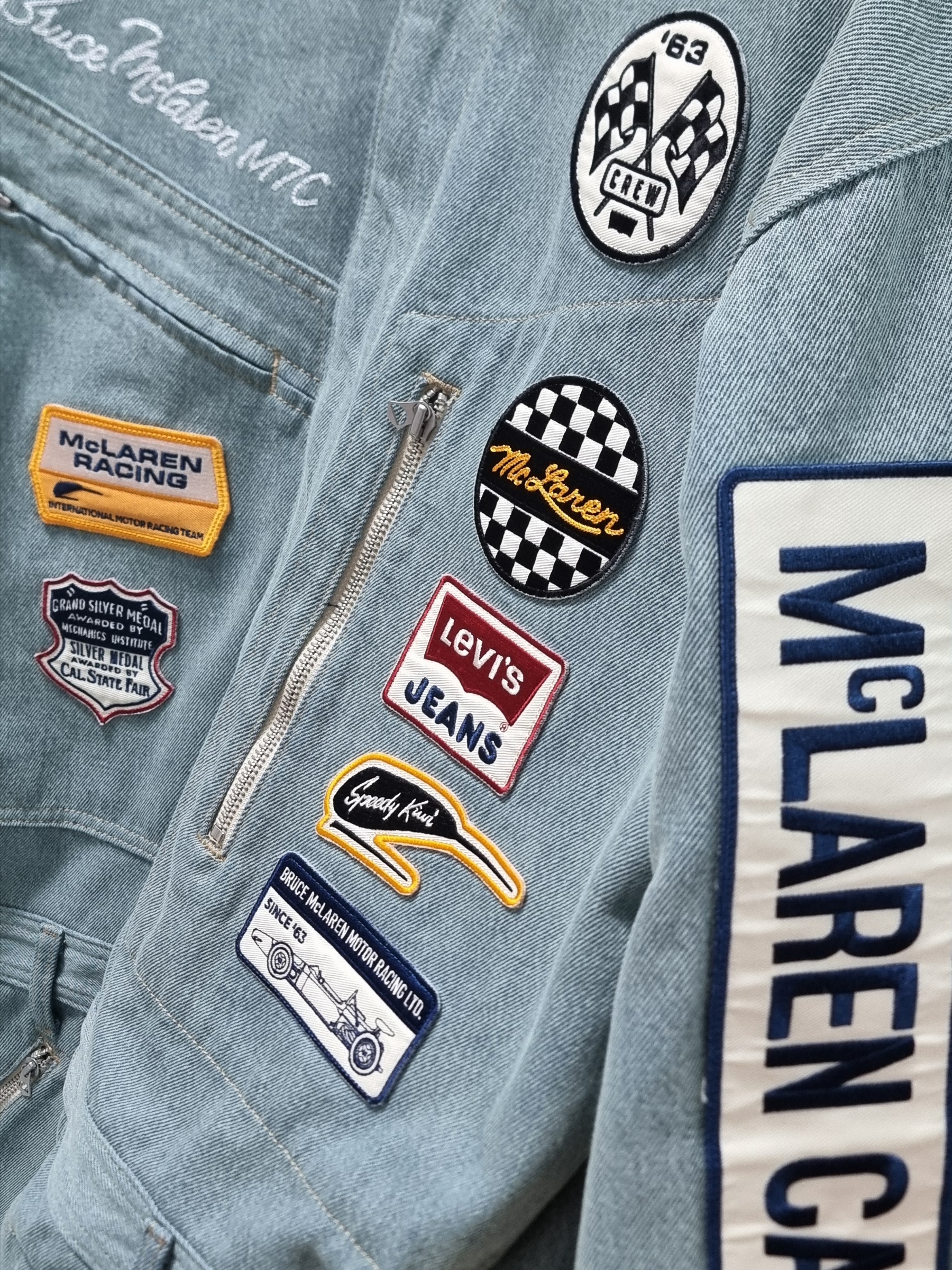 Levi’s x McLaren Racing Suit Light Indigo, Converse x Drkshdw Turbowpn Black Cream 착용 스타일 - 2
