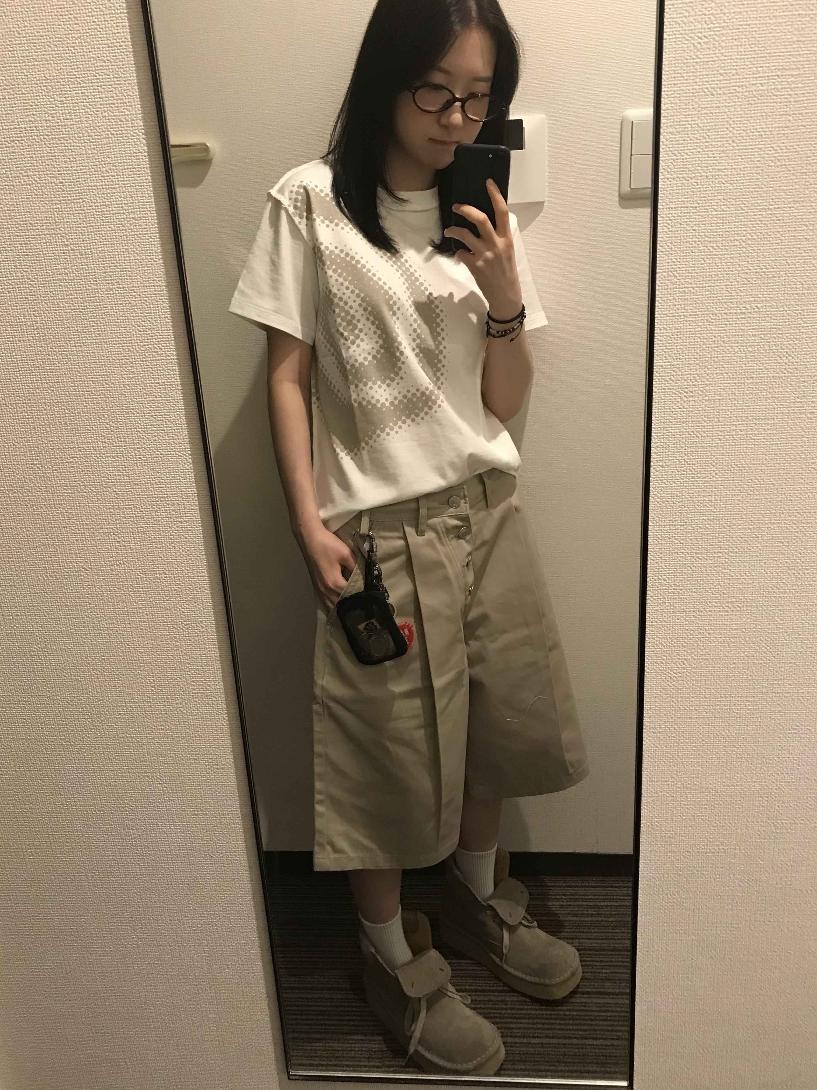 [KREAM 단독] Huey Applique Cap Brown, Huey Inside Out Narutomaki Tee White 착용 스타일 - 3