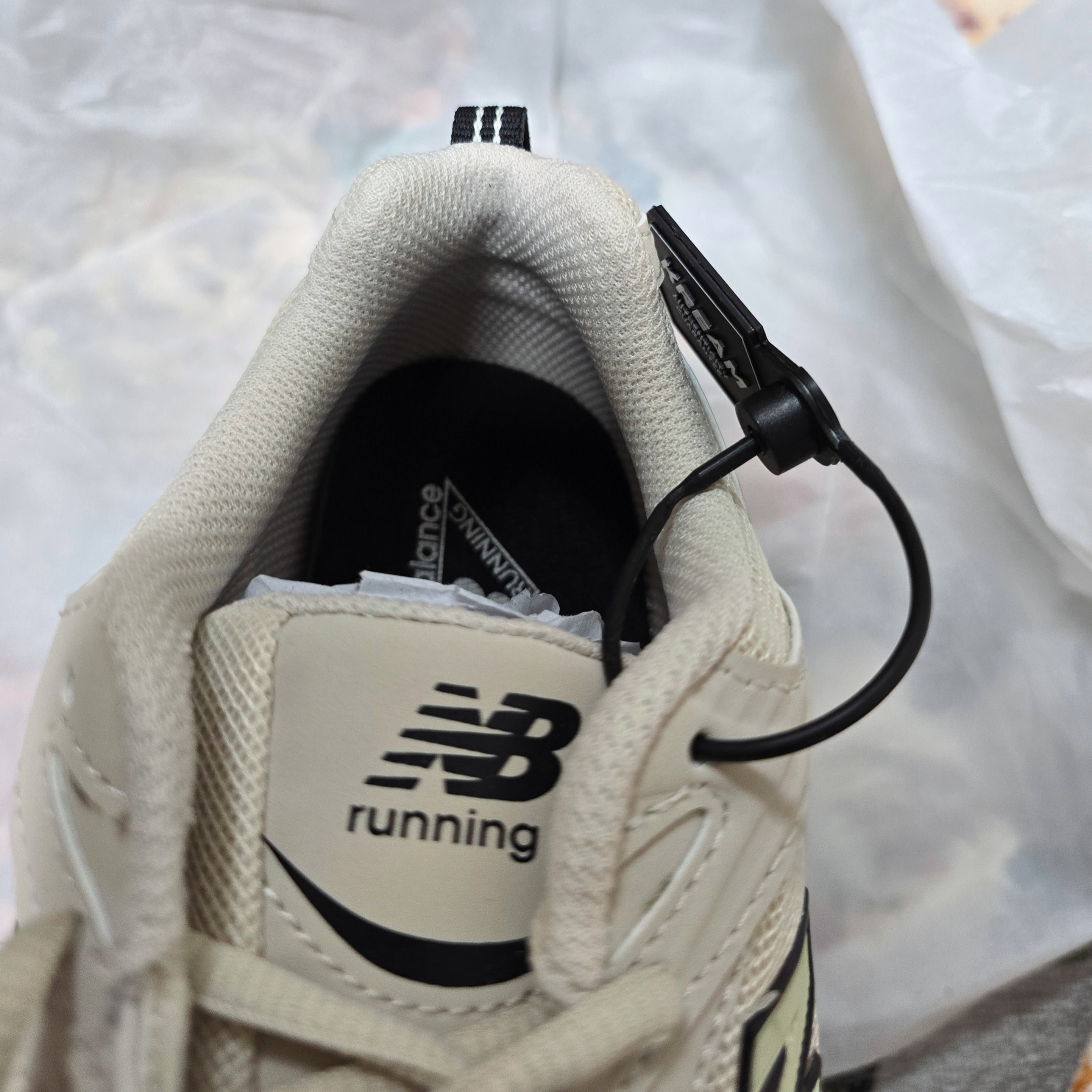 New Balance 530 Ivory 착용 스타일 - 2