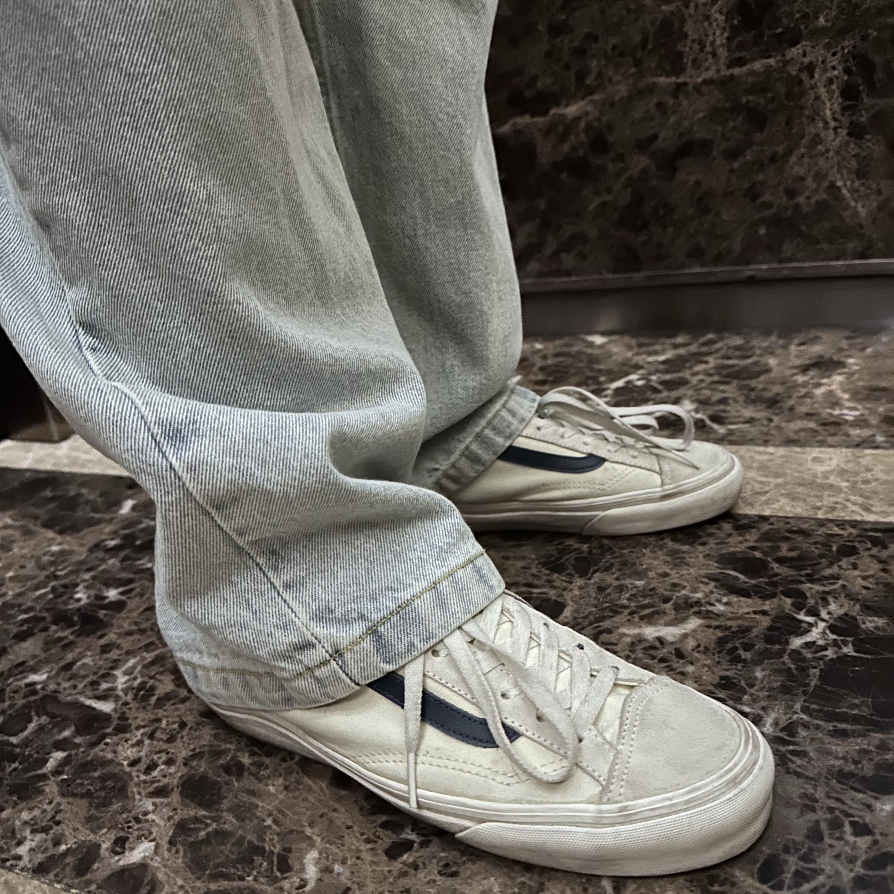 Polar Skate Co Big Boy Jeans Light Blue, Vans Style 36 Marshmallow Dress Blues 착용 스타일 - 2