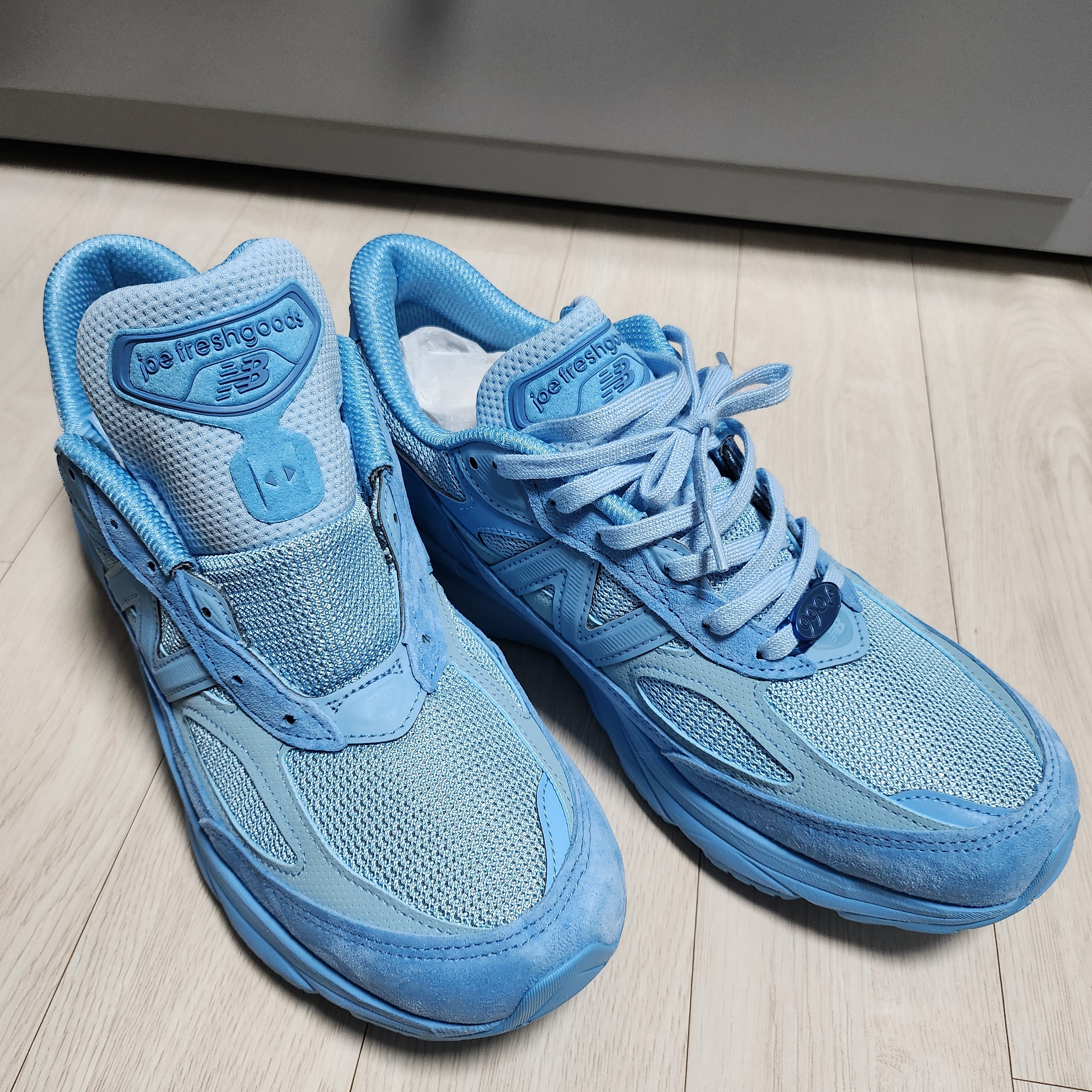 New Balance x Joe Freshgoods 990v6 Made in USA Prom Blue 착용 스타일 - 2