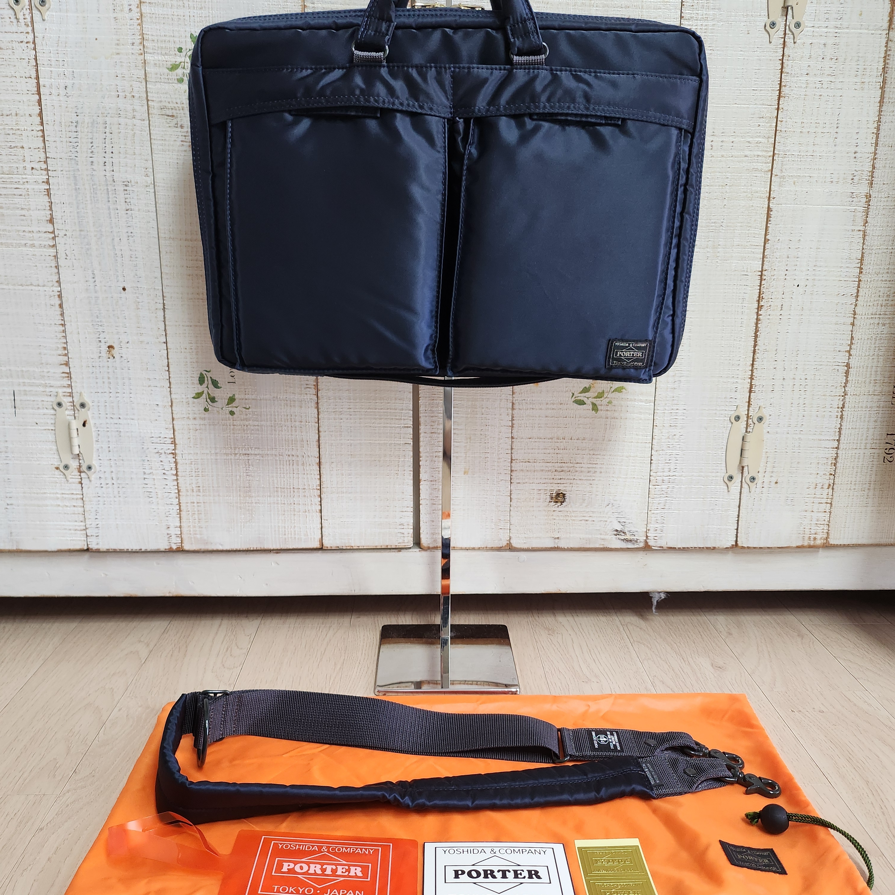 Porter PX Tanker Operator Bag 16 Iron Blue, Porter Carrying Equipment Strap 40 Sage Green 착용 스타일 - 1