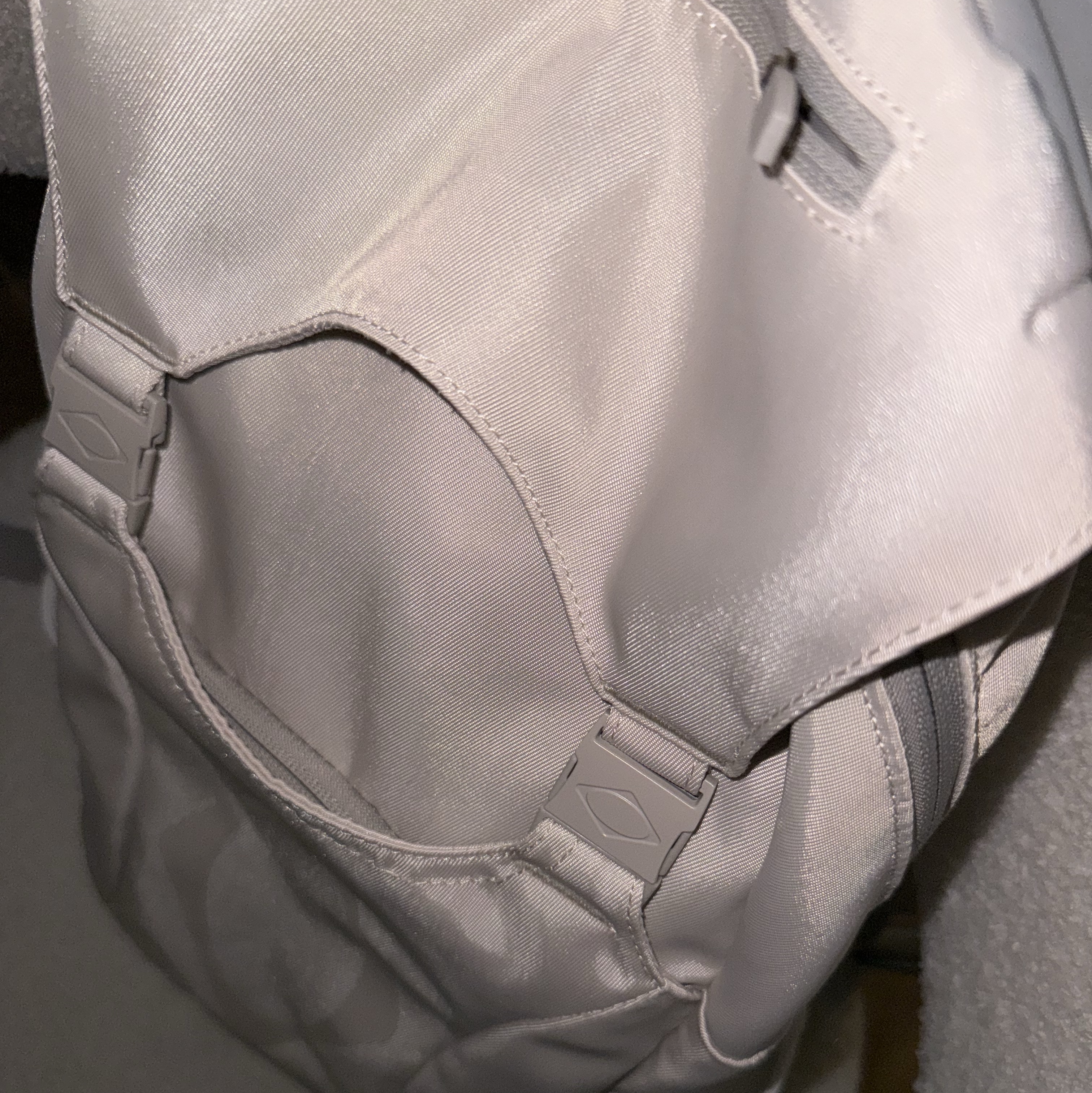 Mischief Buckle Flap Backpack Light Beige 착용 스타일