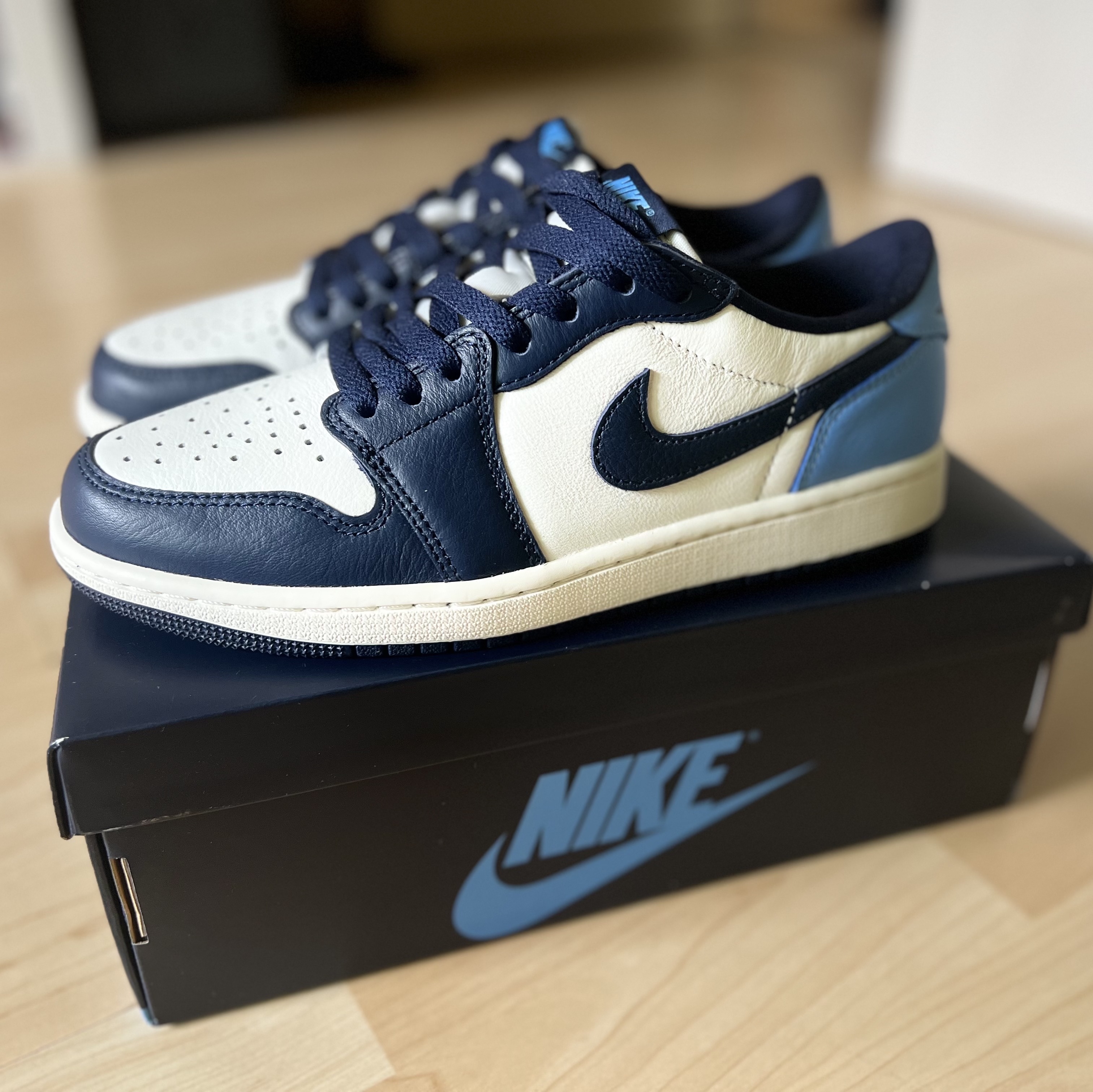 Jordan 1 Low Obsidian 착용 스타일