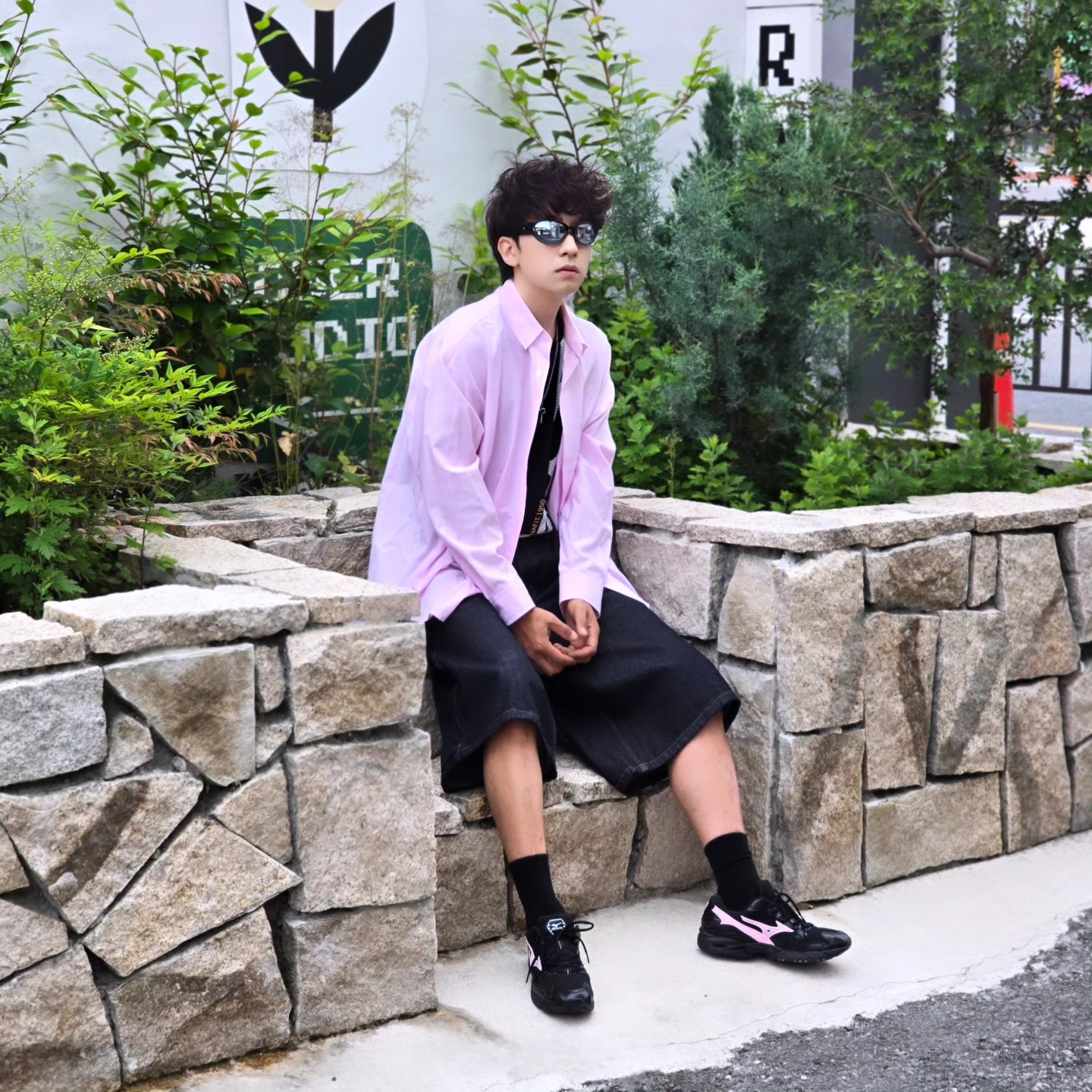 True Religion Hustle Webbing Belt Red, Mizuno Wave Rider Black Pink - Folder Exclusive 착용 스타일 - 3