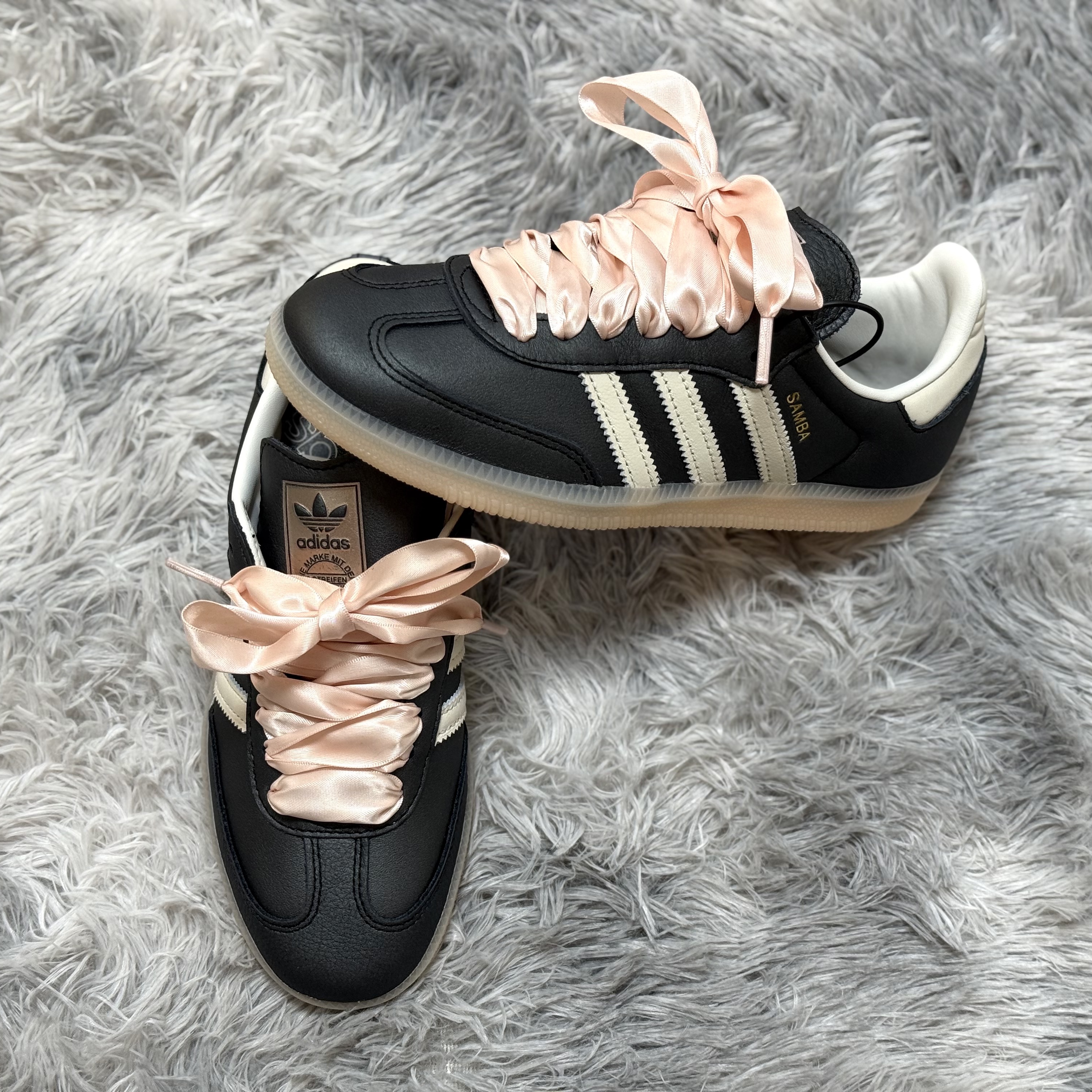 (W) Adidas Samba OG Core Black Off White 착용 스타일 - 1