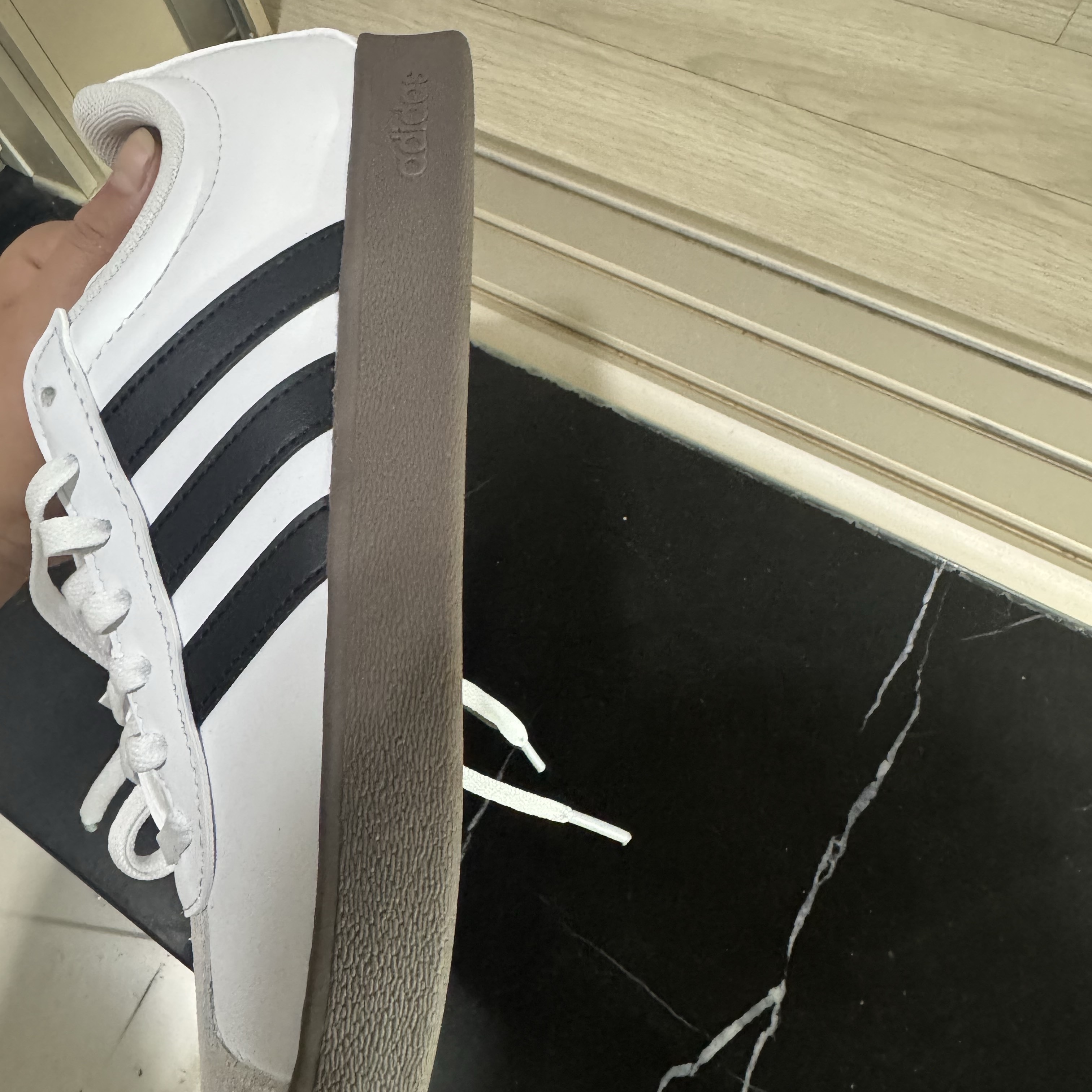 Adidas VL Court Base Cloud White Core Black 착용 스타일 - 2