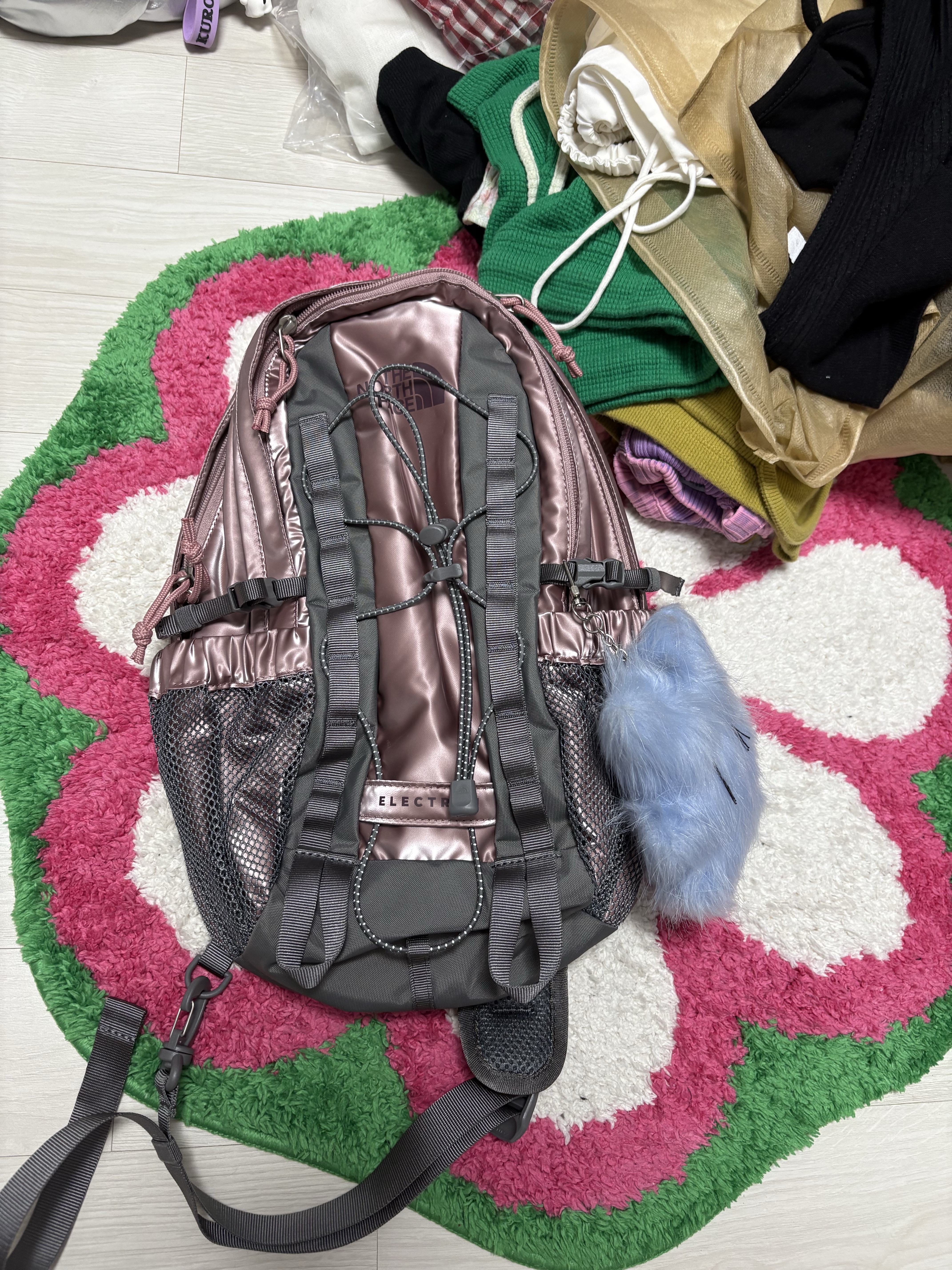 The North Face White Label Super One Way Pink 착용 스타일