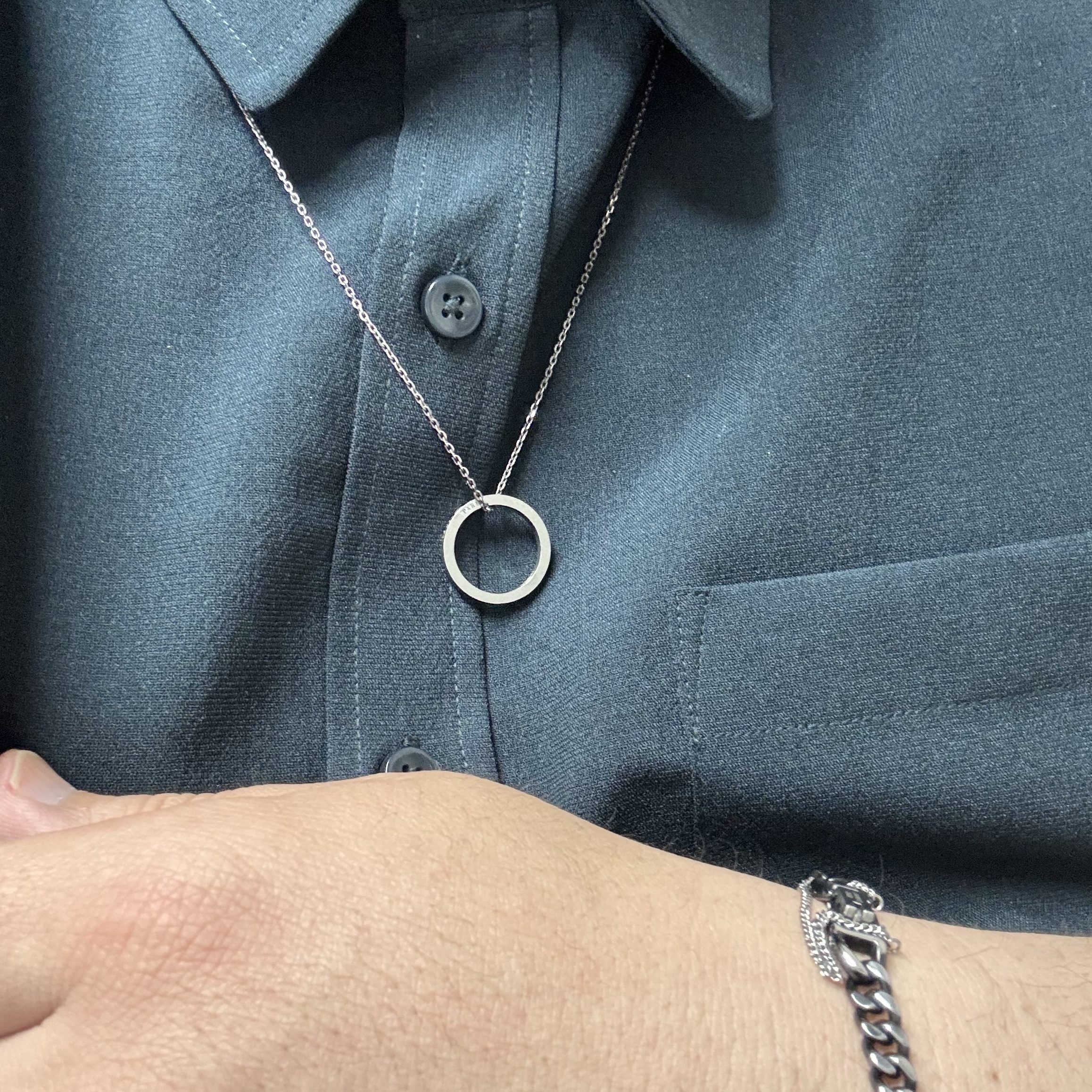 Maison Margiela Logo Ring Necklace Matte Palladium 착용 스타일
